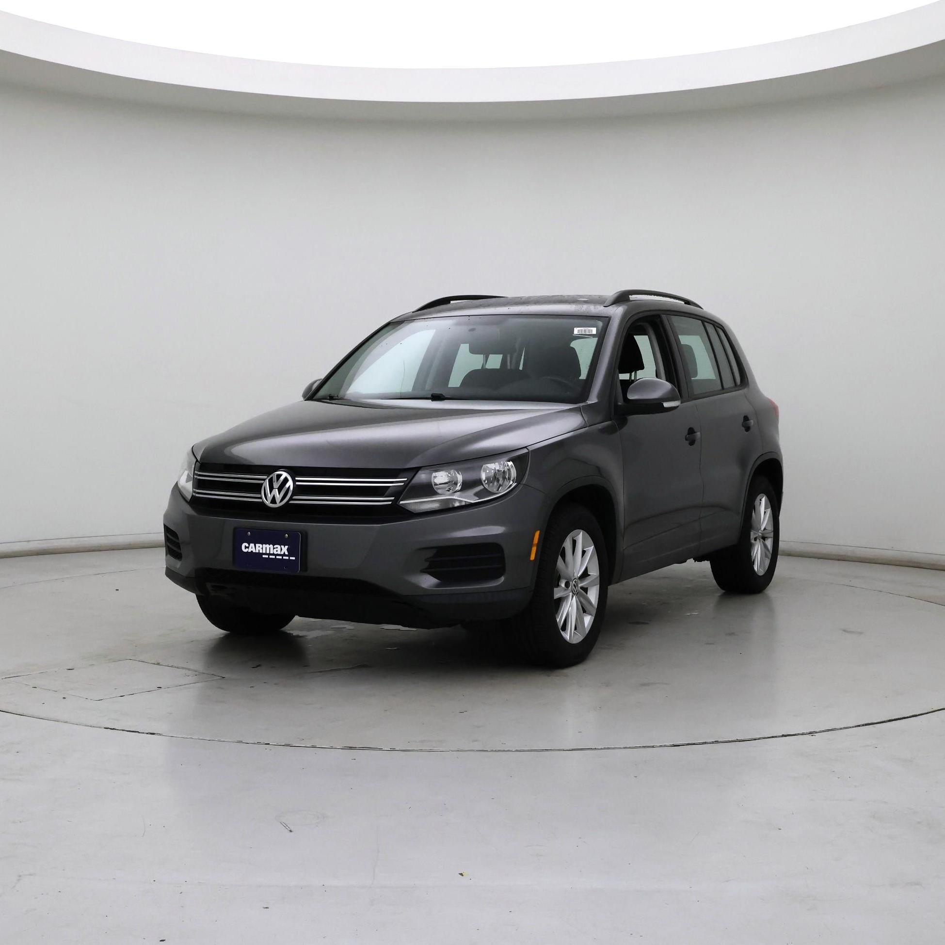 Thumbnail: 2018 Volkswagen Tiguan - 4