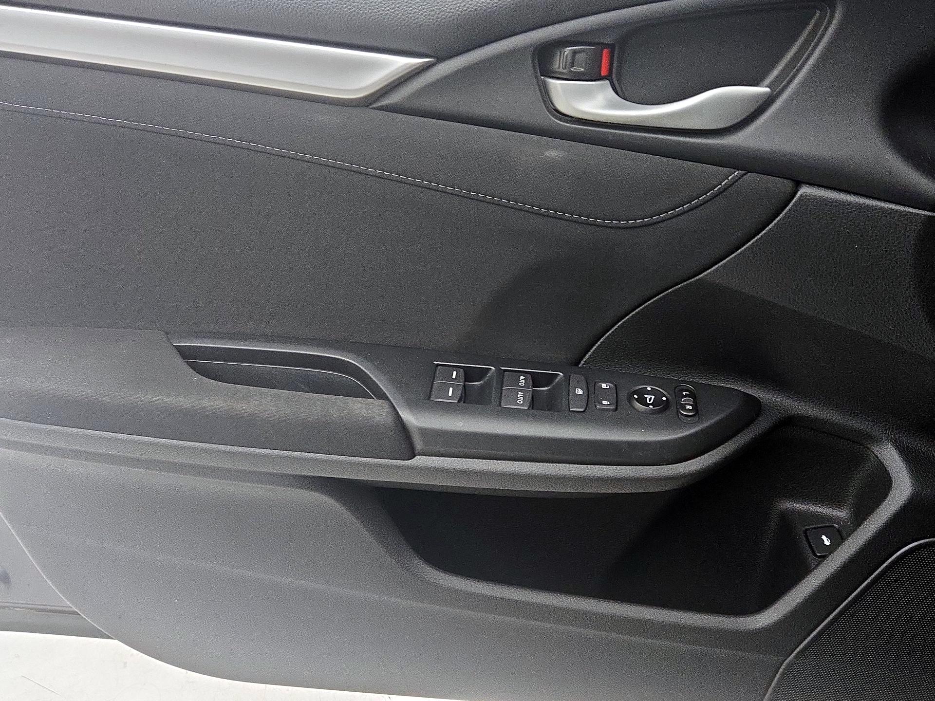Thumbnail: 2016 Honda Civic - 12