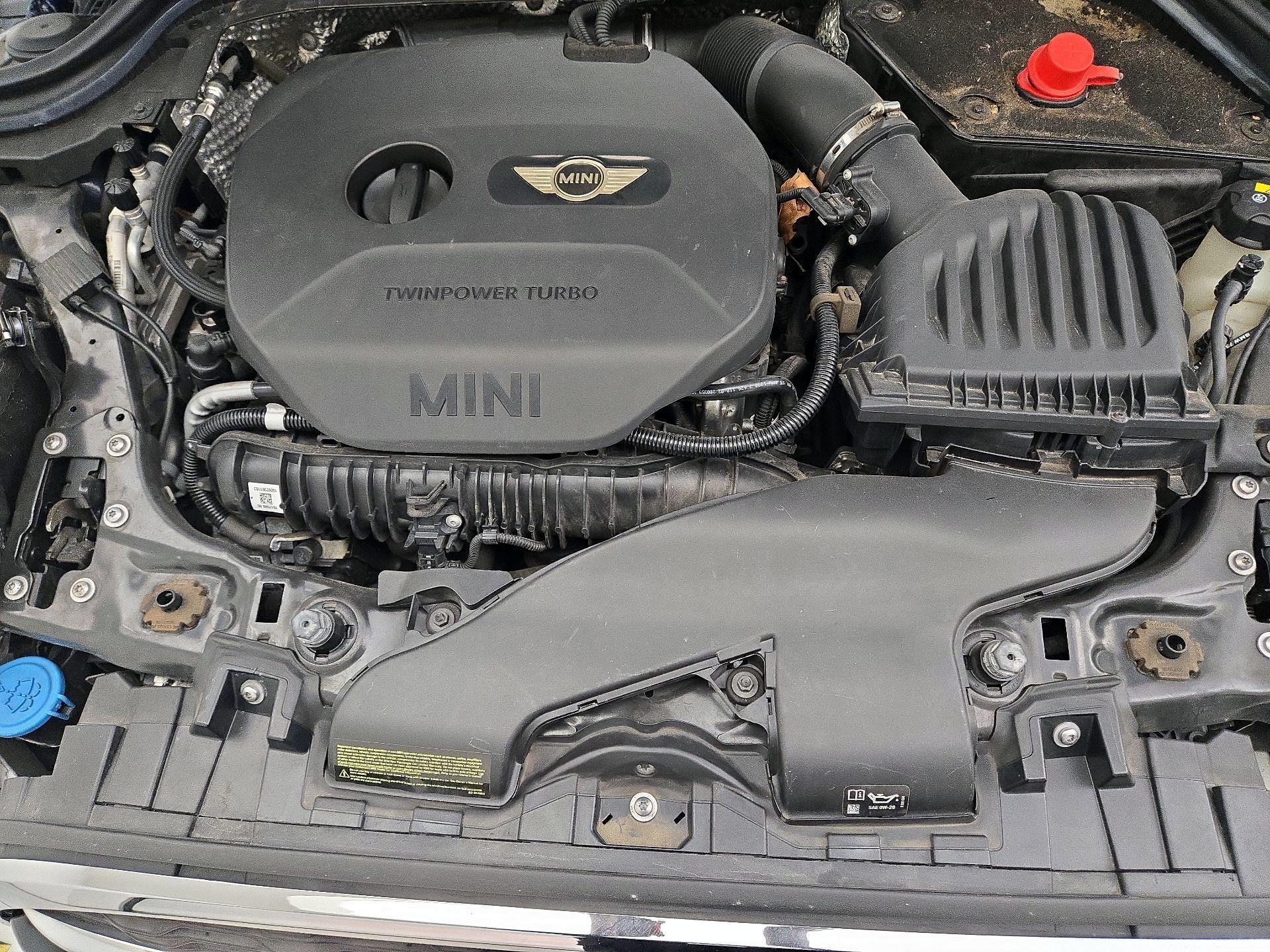 Thumbnail: 2016 MINI Cooper Hardtop - 17