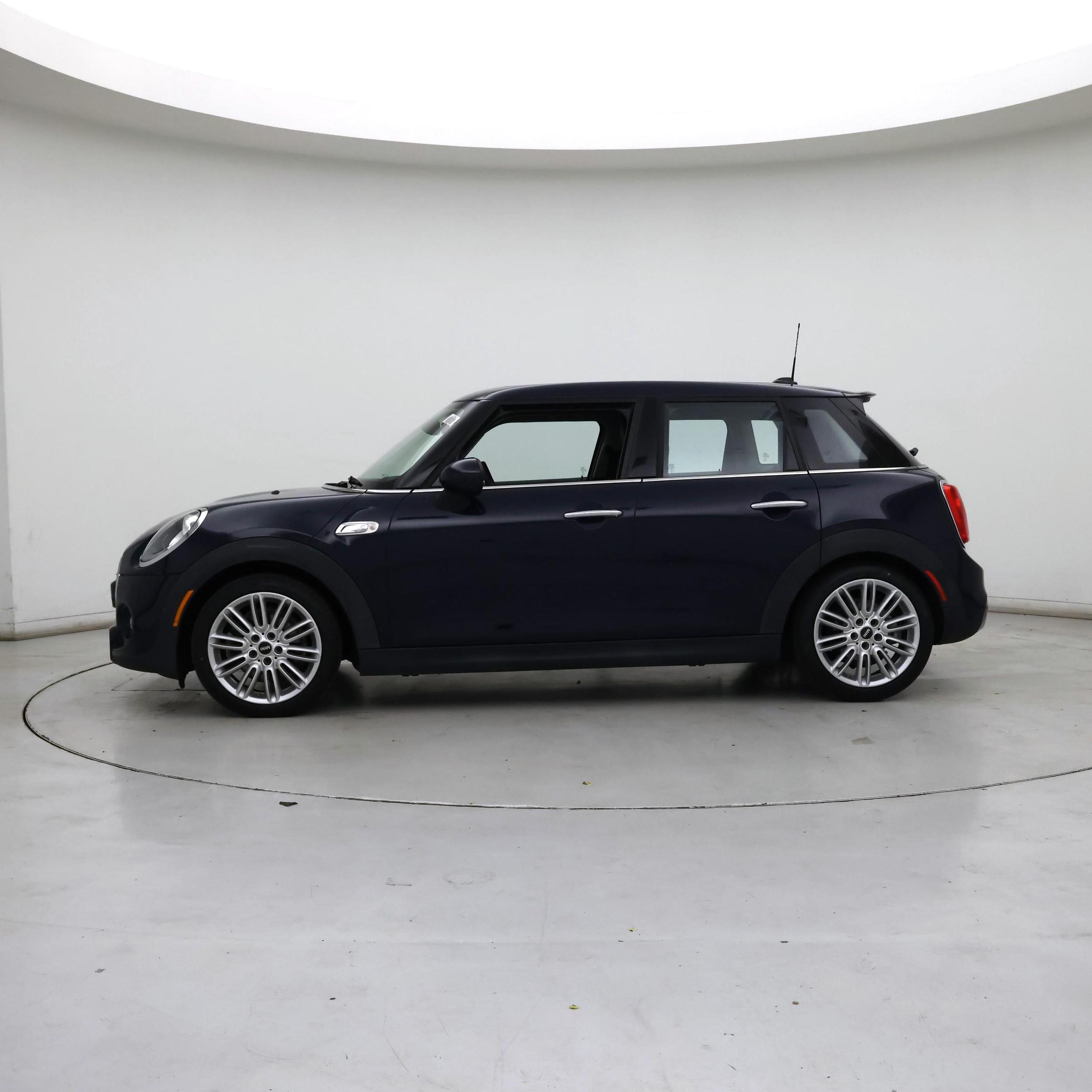 Thumbnail: 2016 MINI Cooper Hardtop - 3