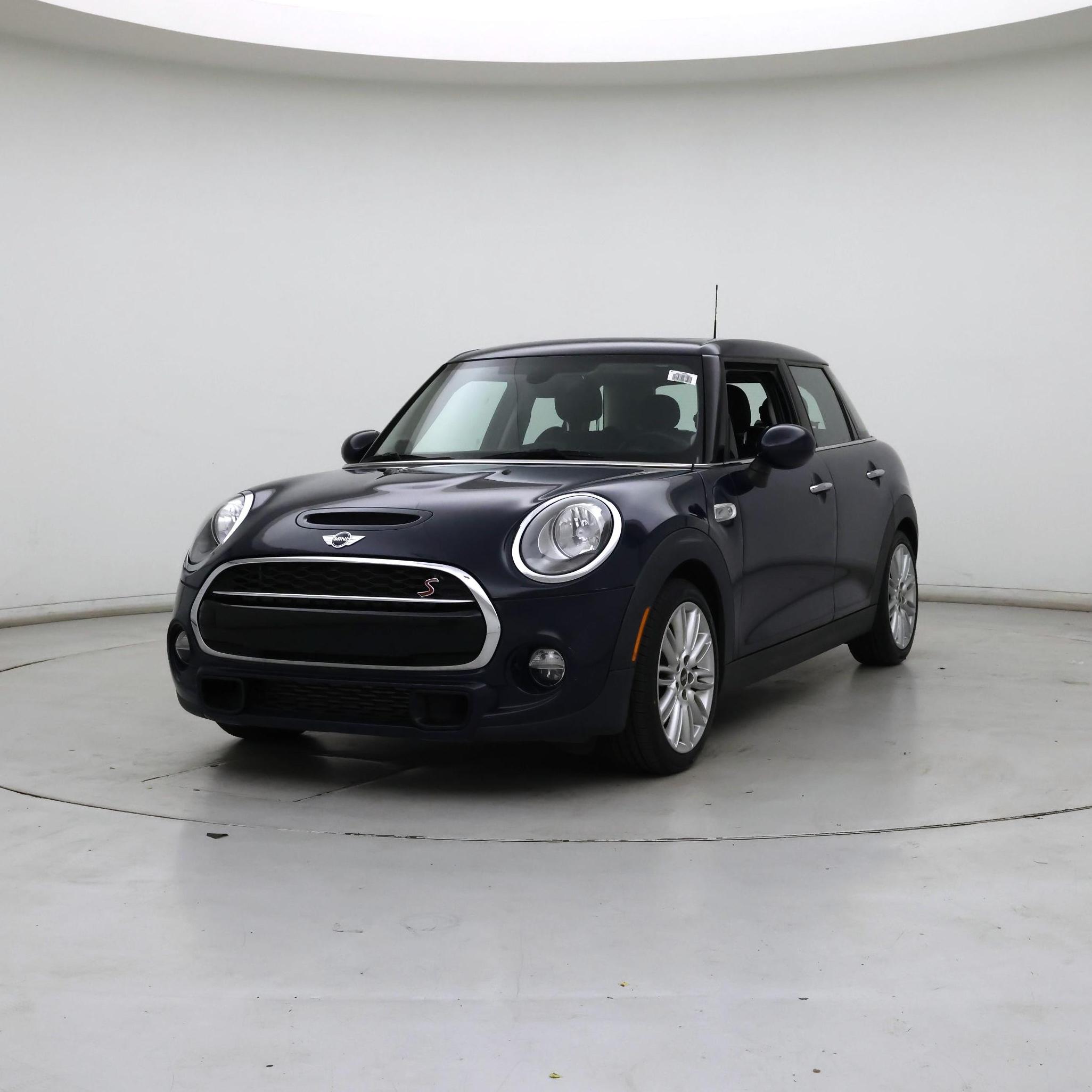 Thumbnail: 2016 MINI Cooper Hardtop - 4