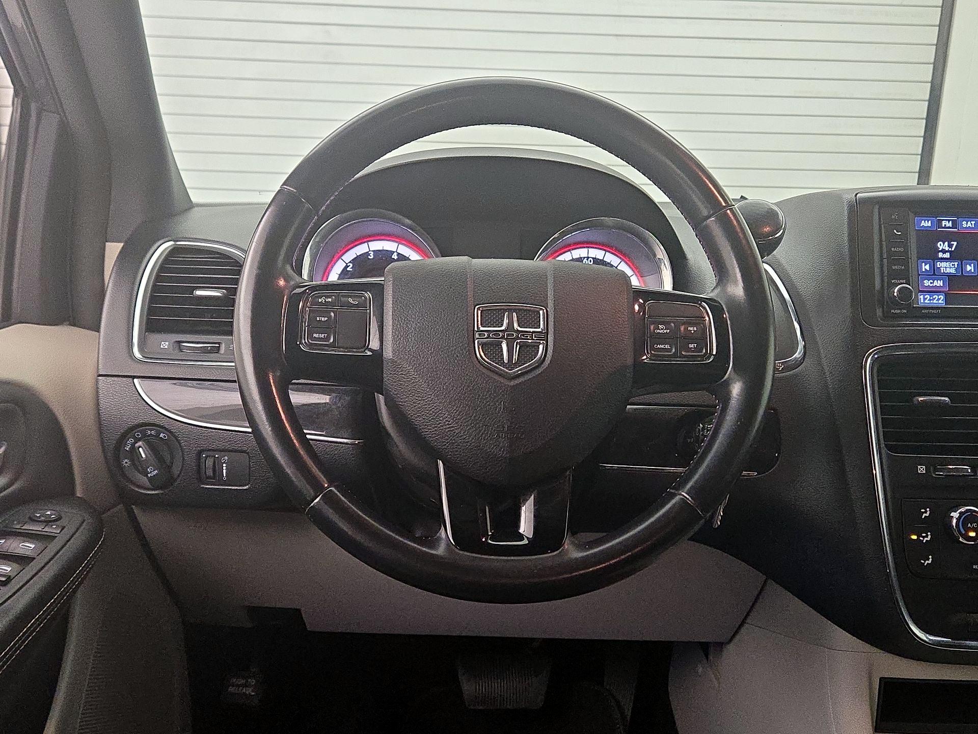 Thumbnail: 2019 Dodge Grand Caravan - 10