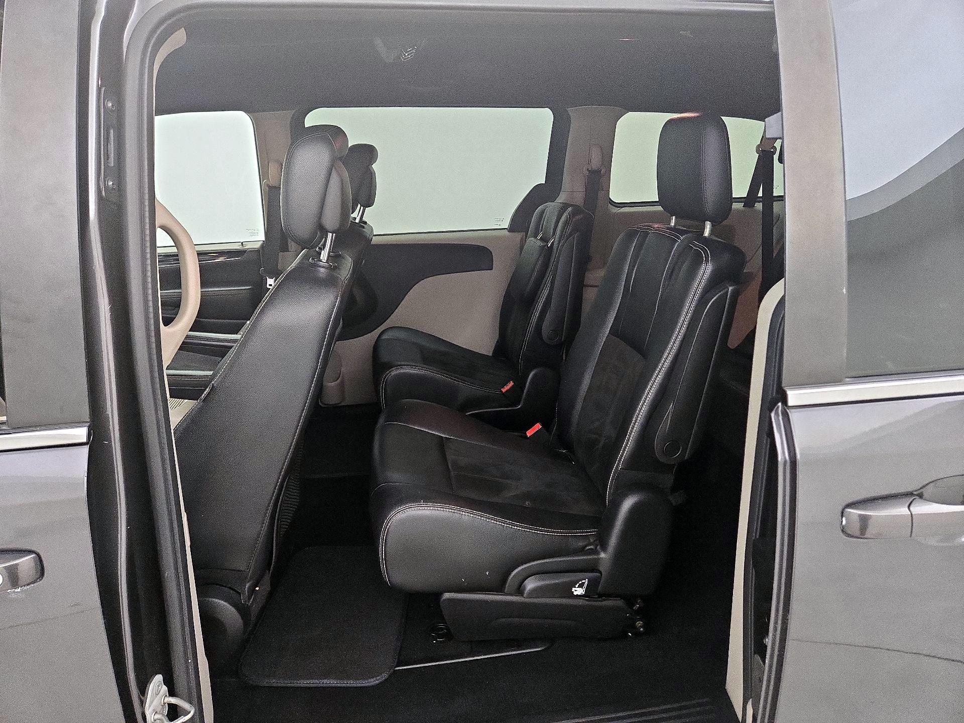 Thumbnail: 2019 Dodge Grand Caravan - 18
