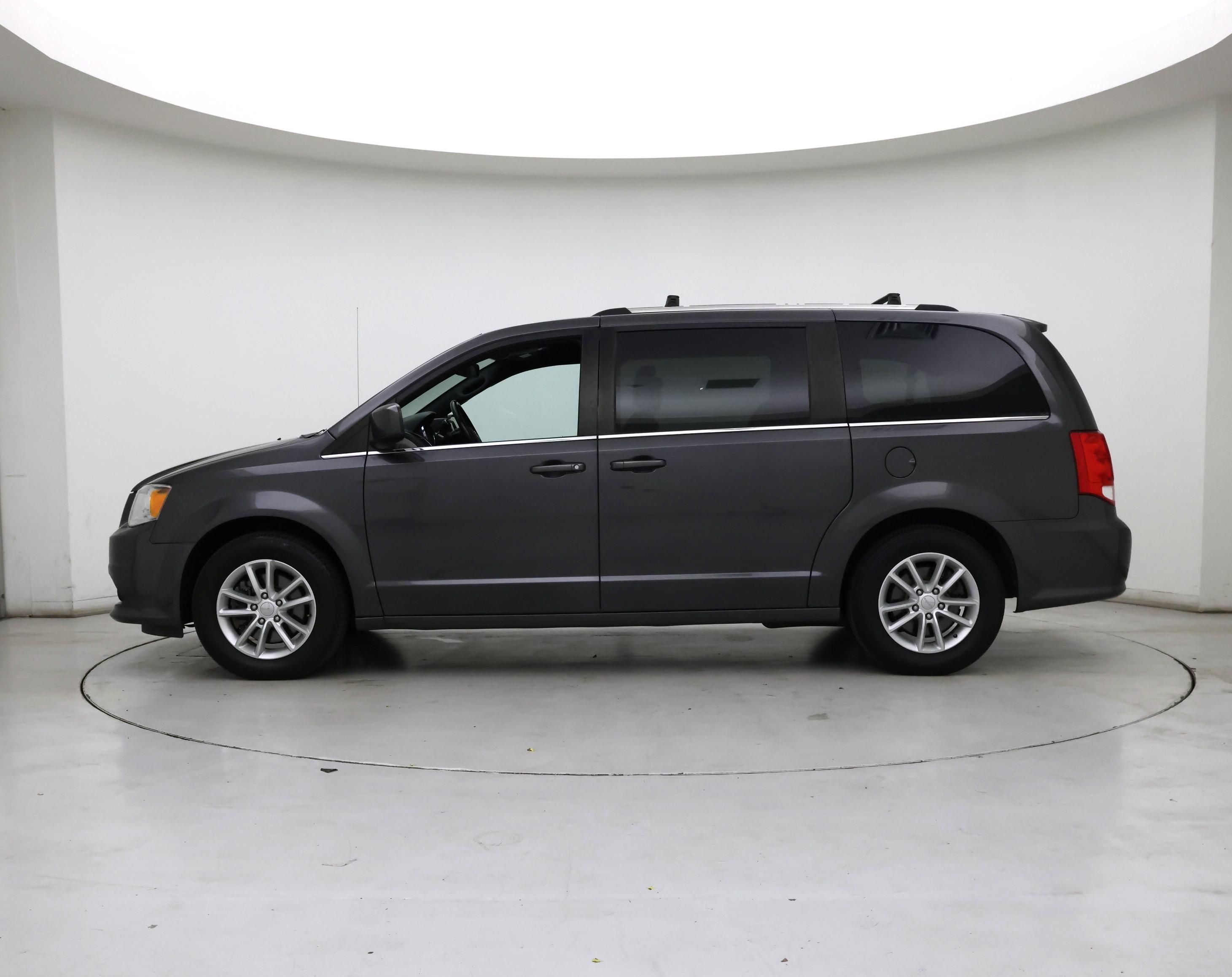 Thumbnail: 2019 Dodge Grand Caravan - 3
