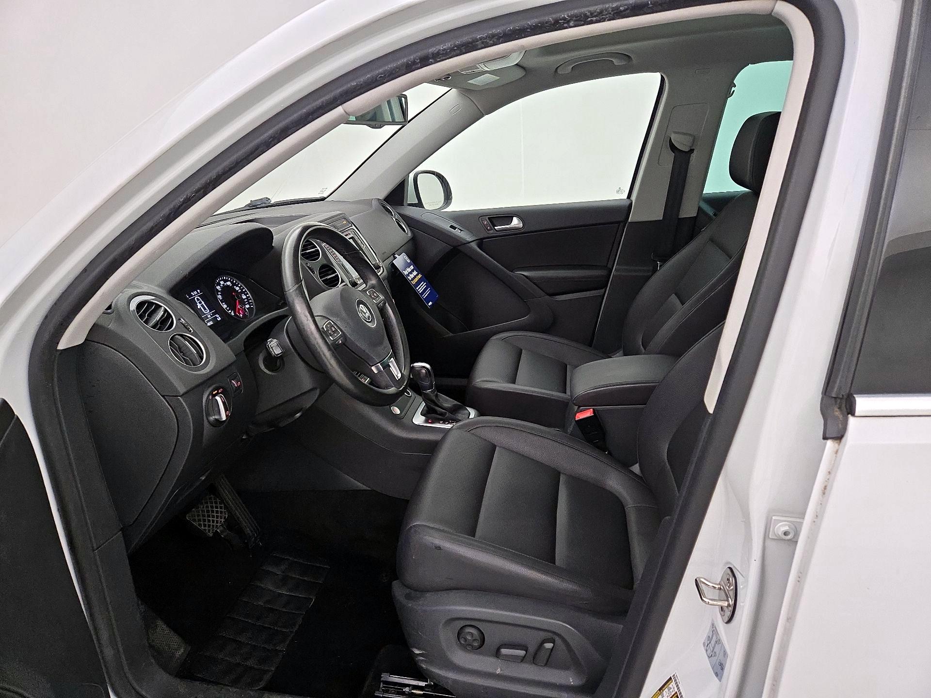 Thumbnail: 2017 Volkswagen Tiguan - 11