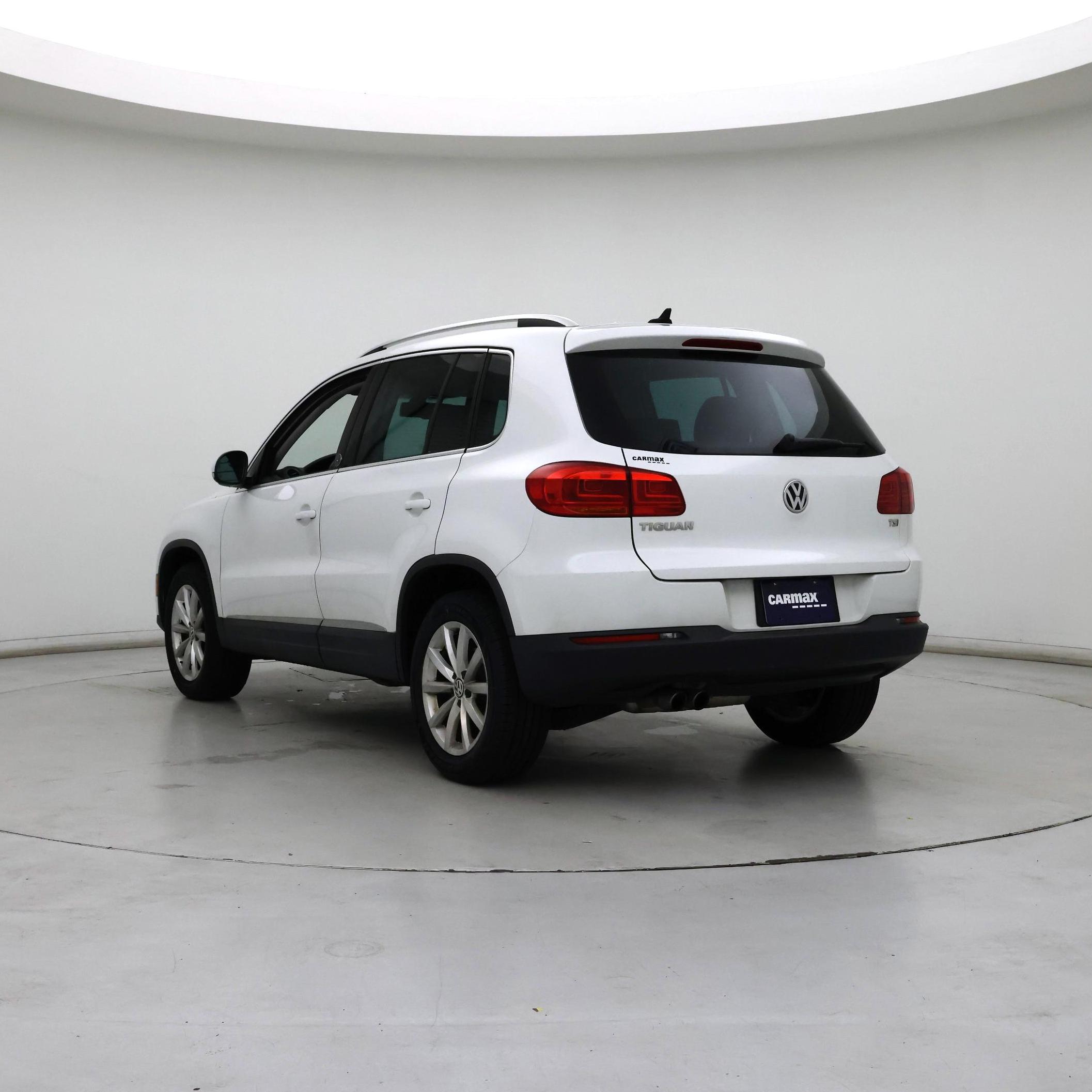Thumbnail: 2017 Volkswagen Tiguan - 2