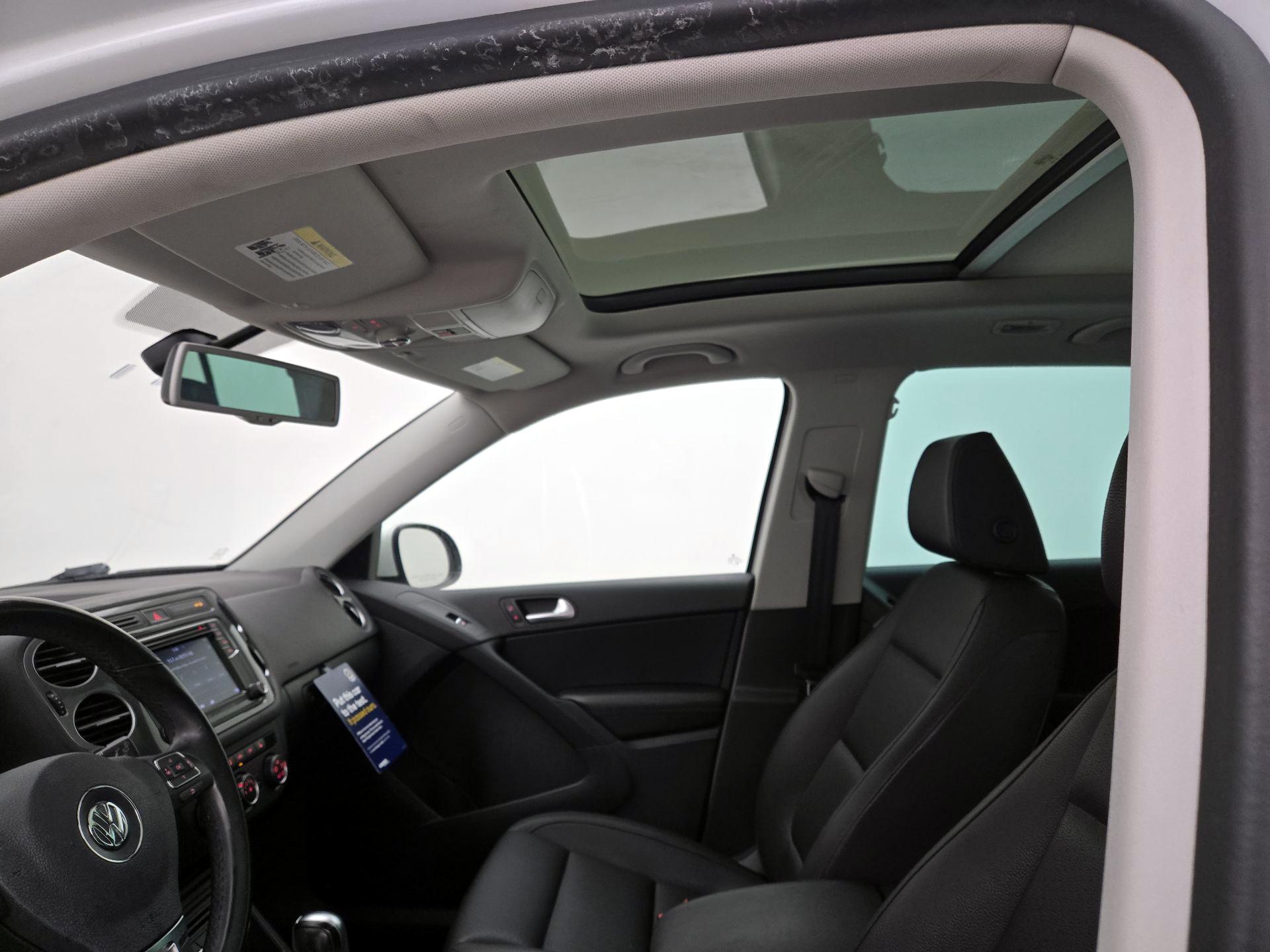 Thumbnail: 2017 Volkswagen Tiguan - 19