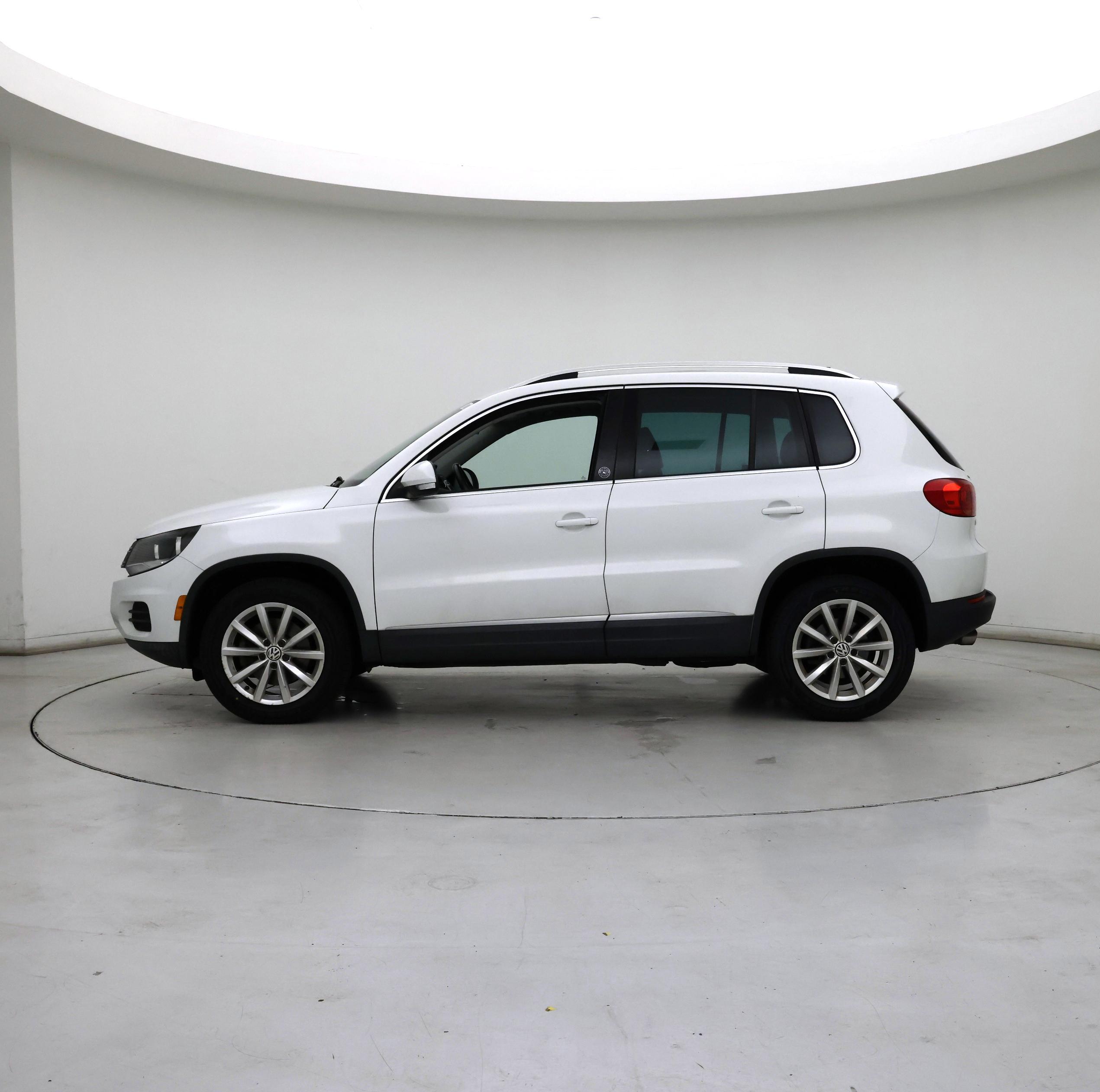 Thumbnail: 2017 Volkswagen Tiguan - 3