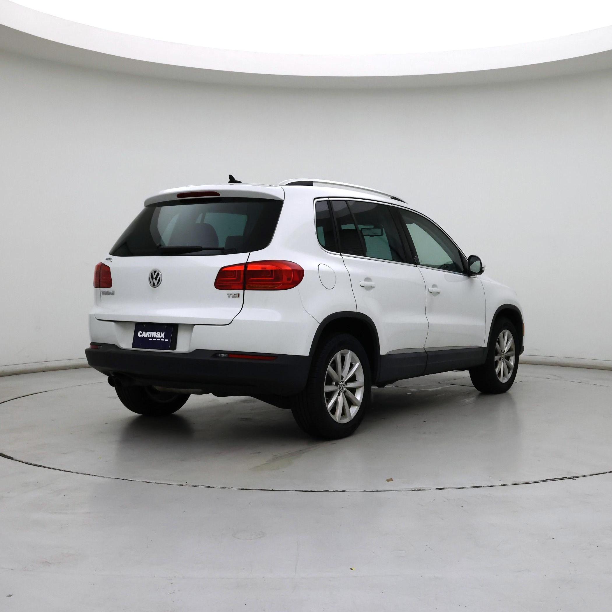 Thumbnail: 2017 Volkswagen Tiguan - 8