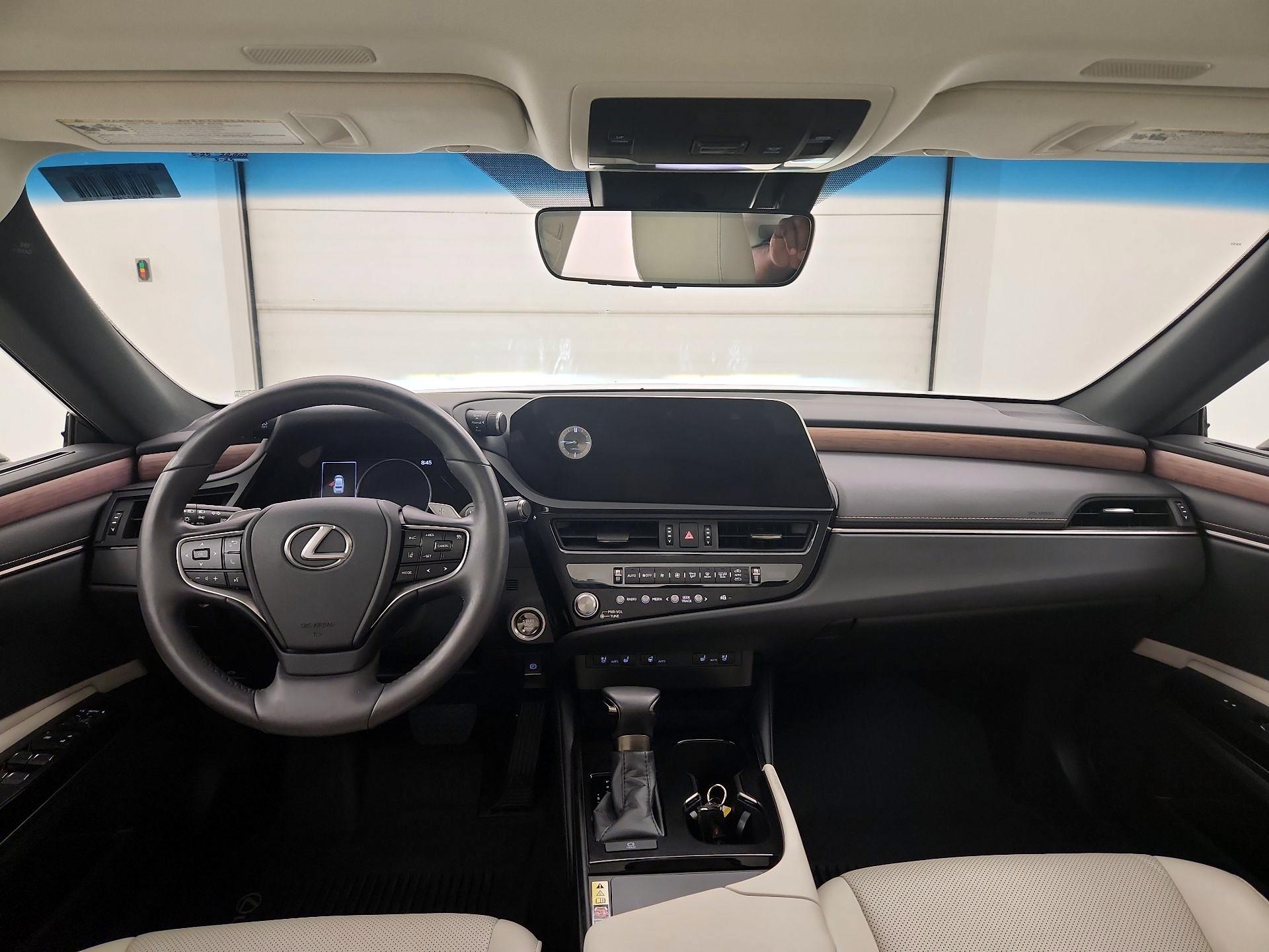 Thumbnail: 2023 Lexus ES - 9