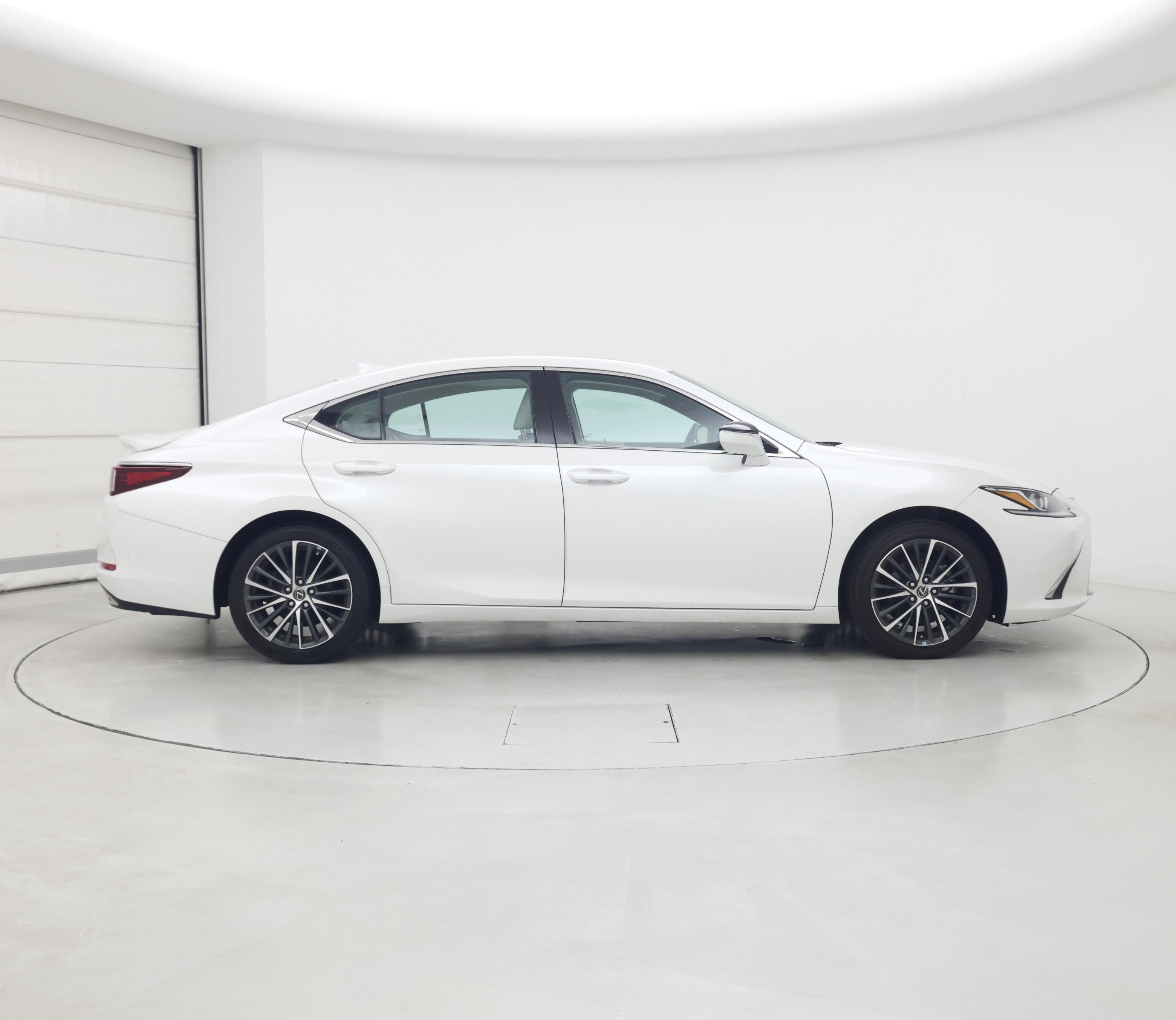 Thumbnail: 2023 Lexus ES - 7