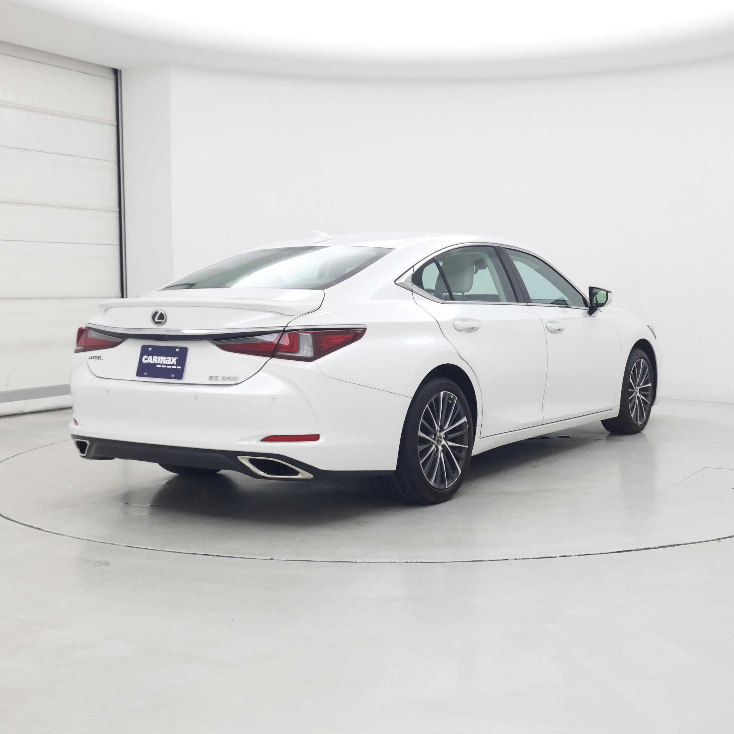 Thumbnail: 2023 Lexus ES - 8