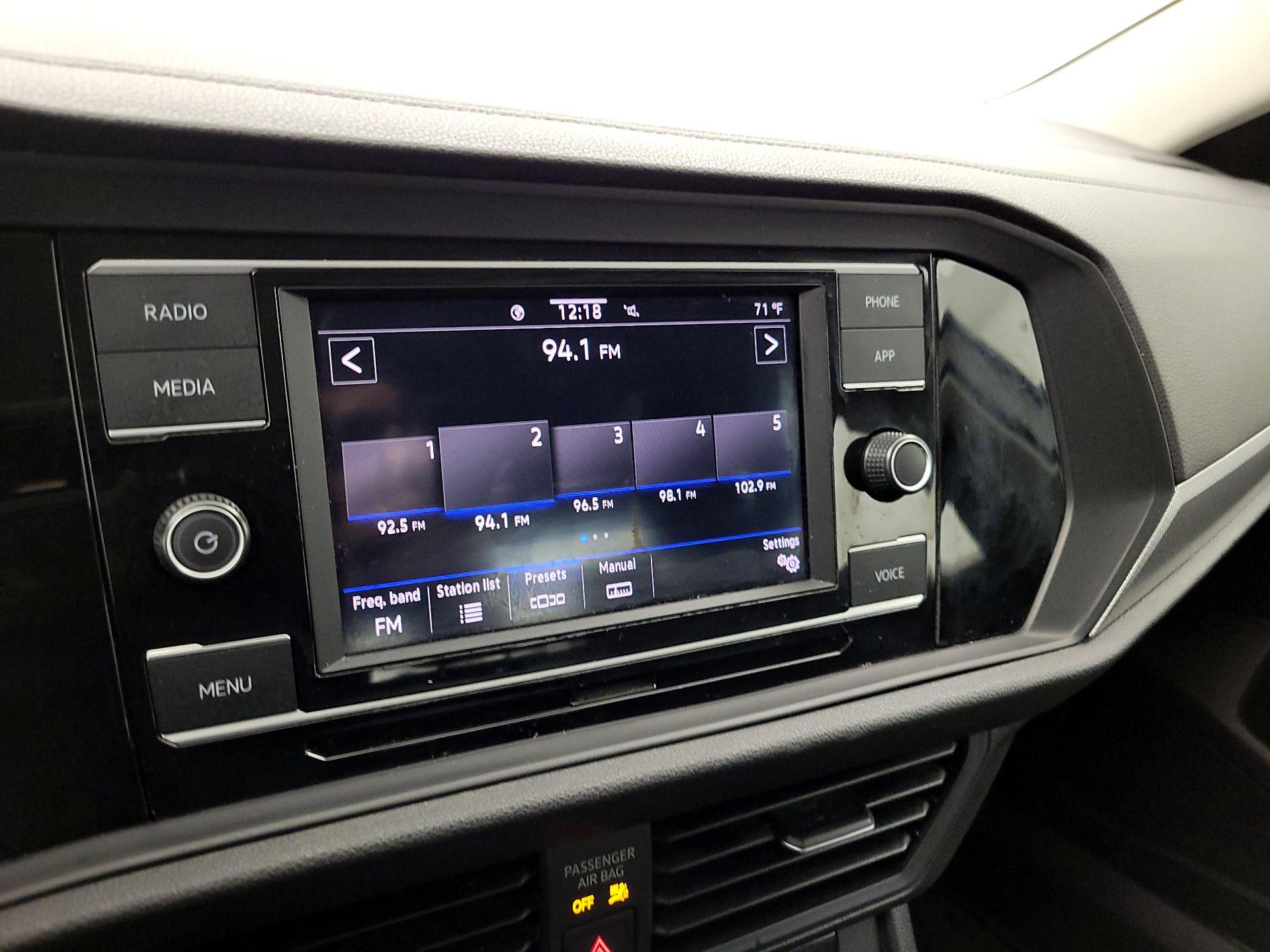 Thumbnail: 2021 Volkswagen Jetta - 15