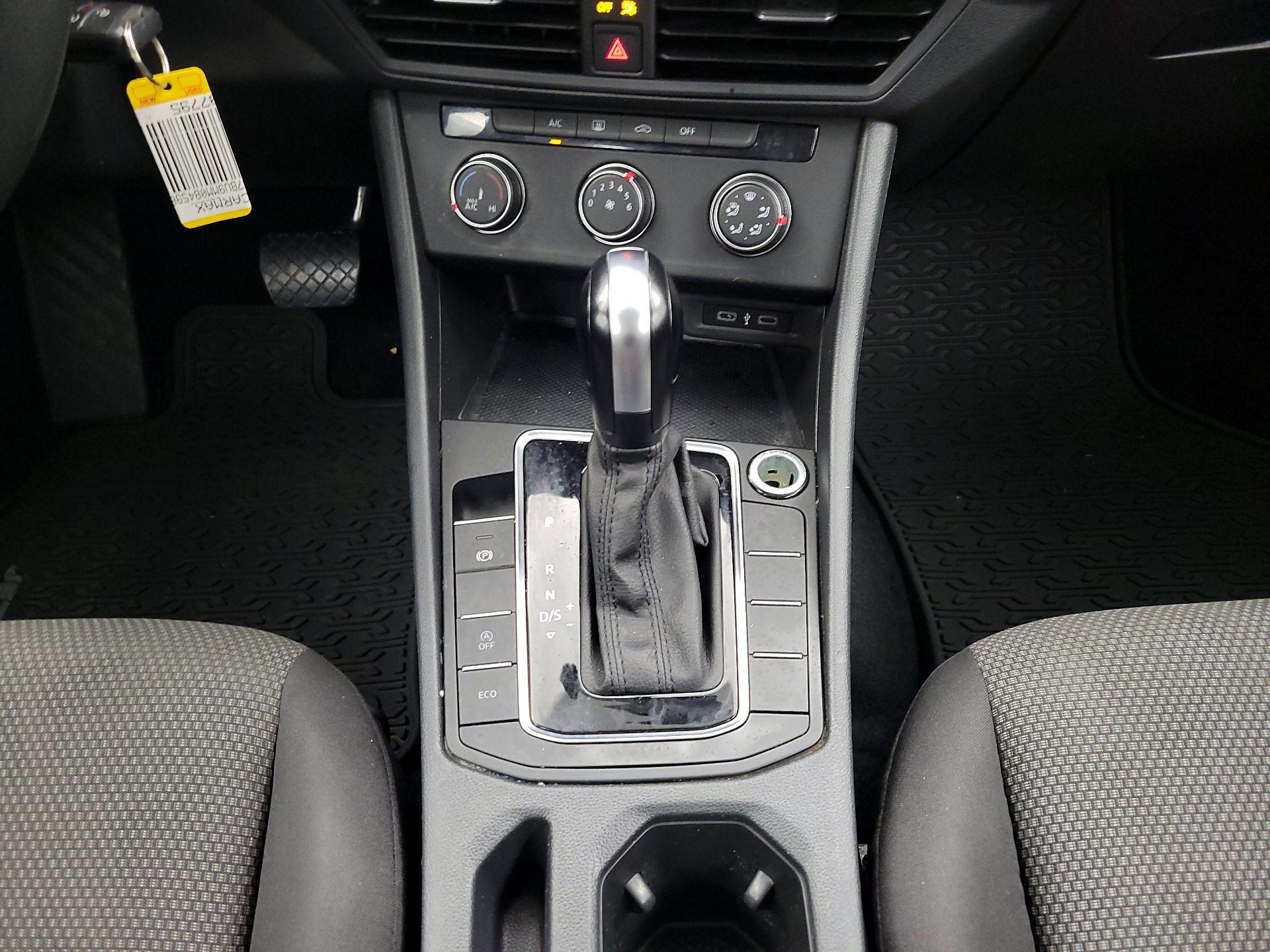 Thumbnail: 2021 Volkswagen Jetta - 17