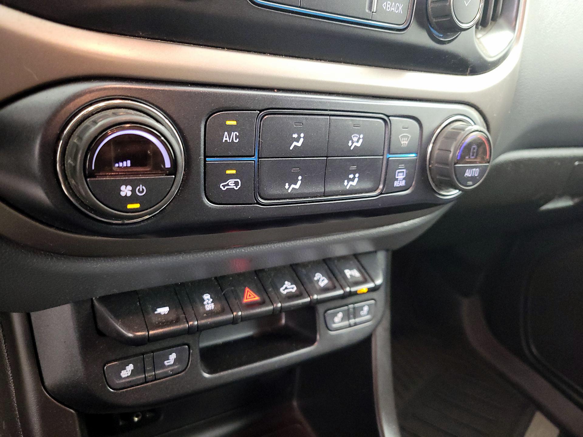 Thumbnail: 2019 Chevrolet Colorado - 16