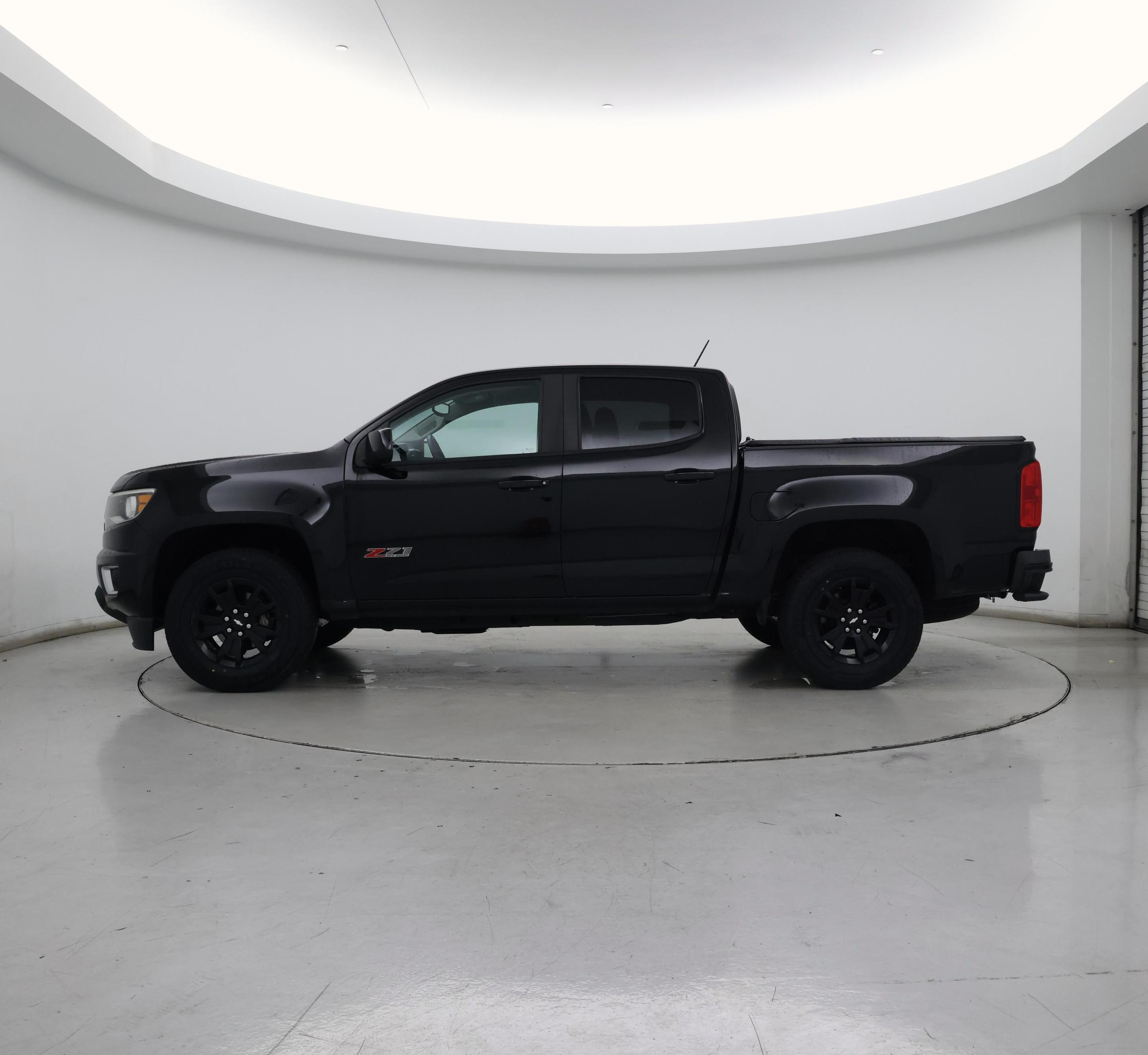 Thumbnail: 2019 Chevrolet Colorado - 3