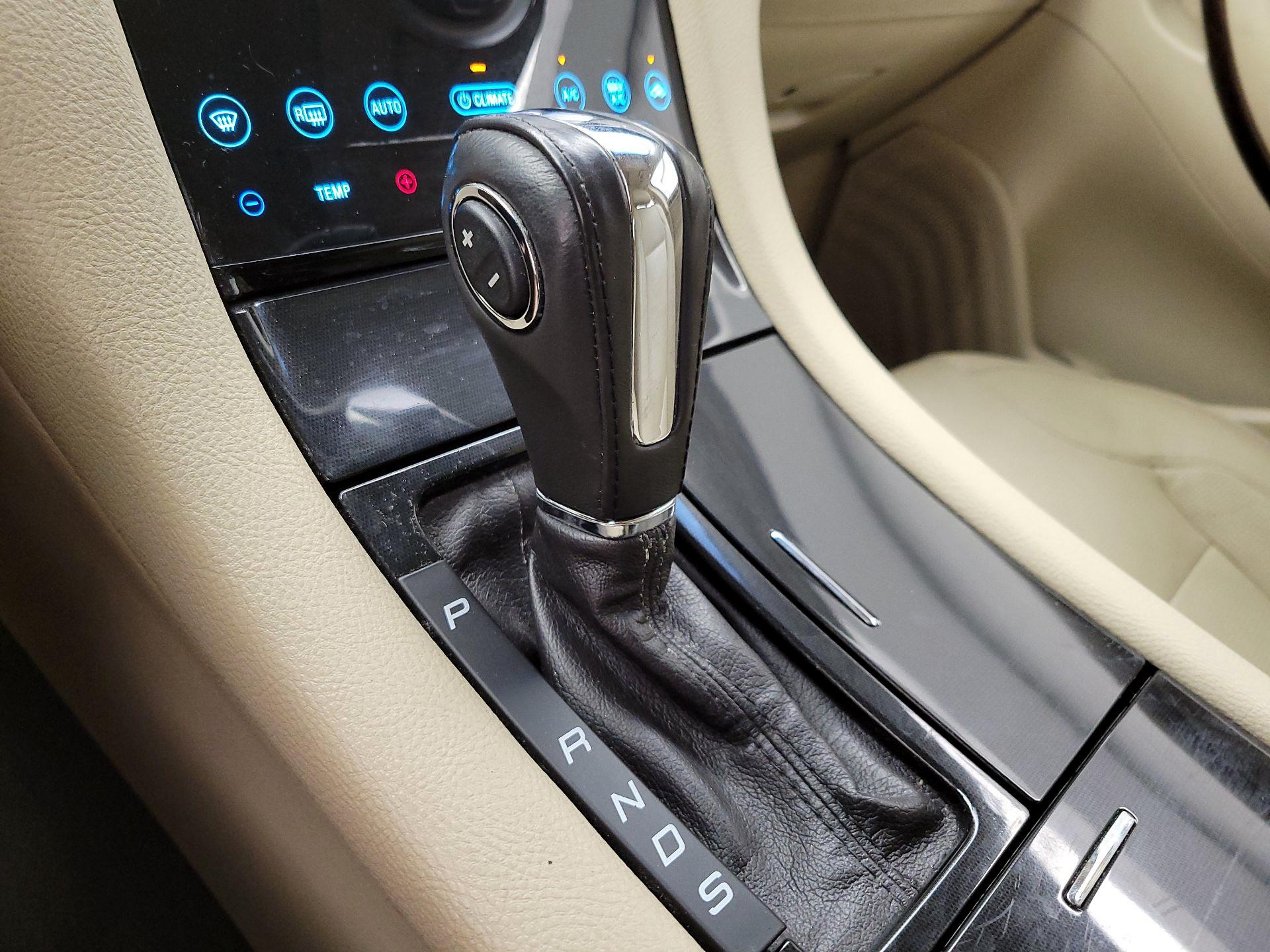 Thumbnail: 2015 Ford Taurus - 17