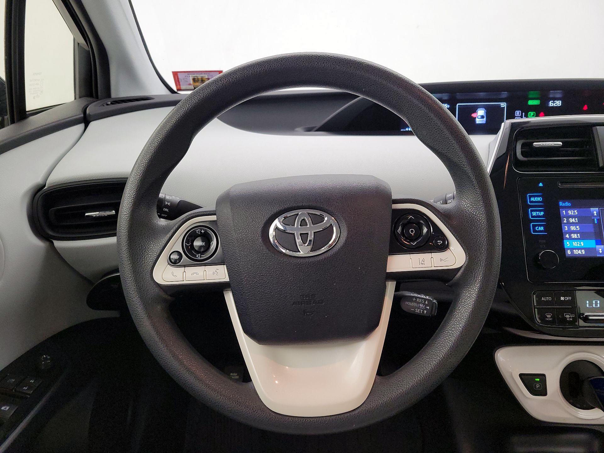 Thumbnail: 2017 Toyota Prius - 10