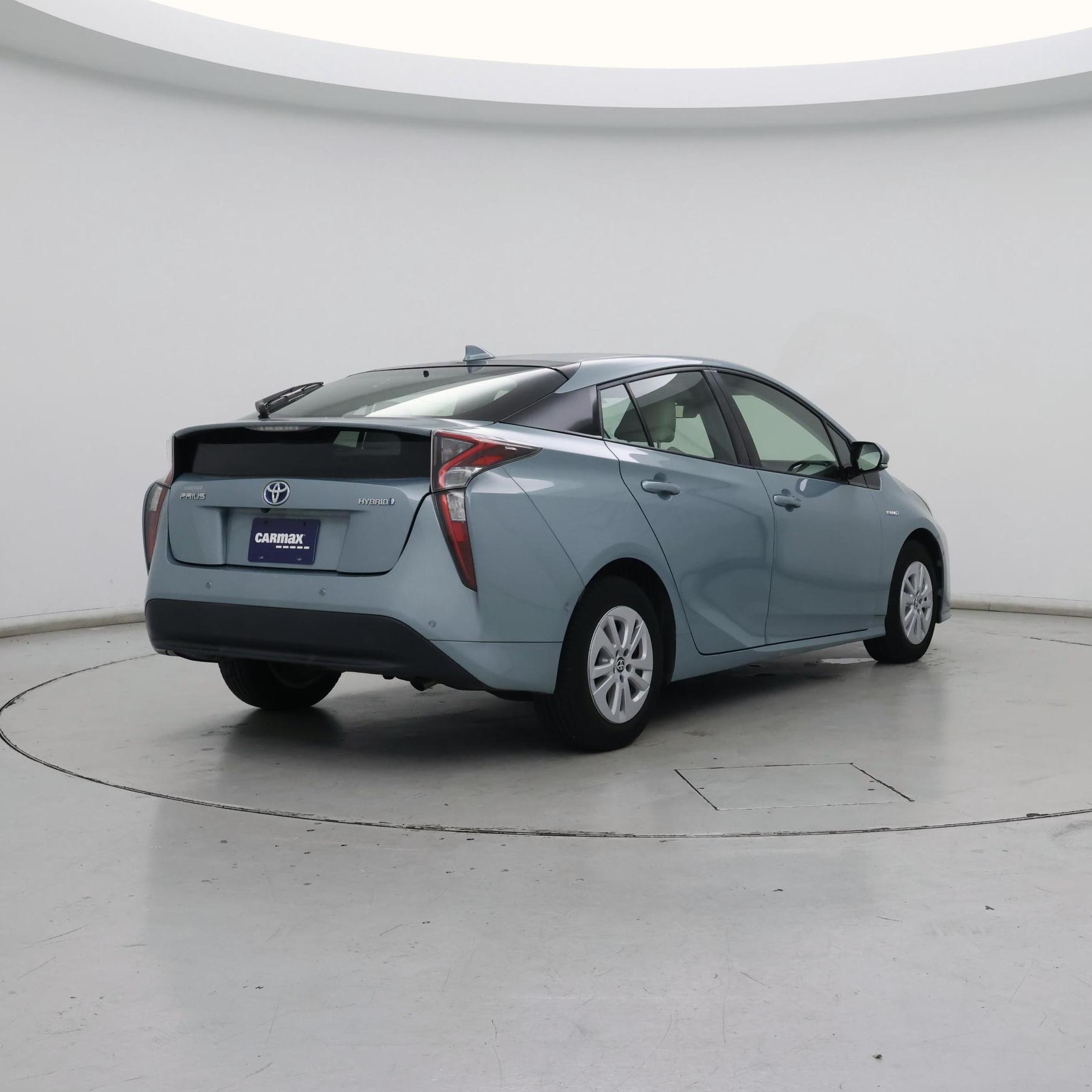 Thumbnail: 2017 Toyota Prius - 8