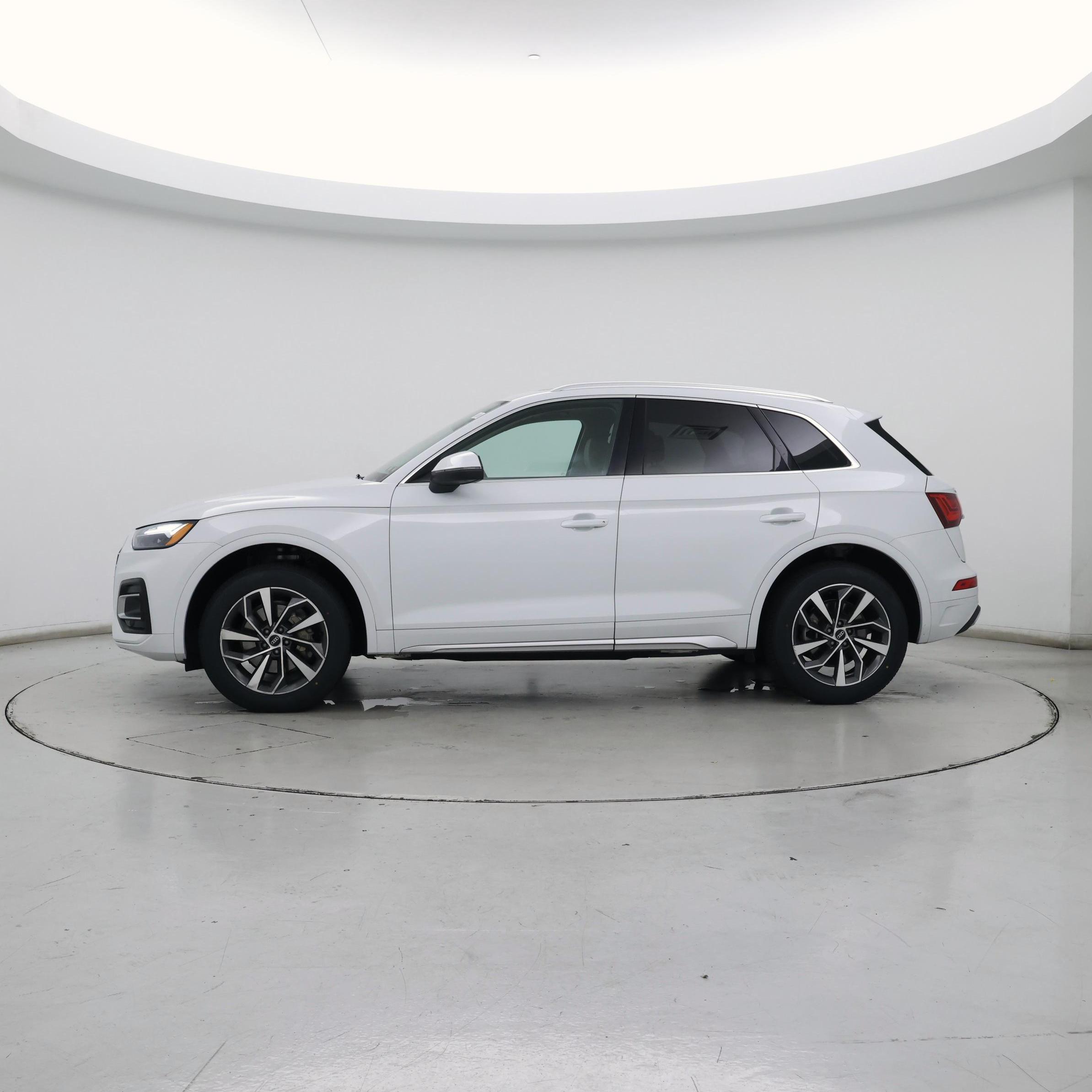 Thumbnail: 2021 Audi Q5 - 3