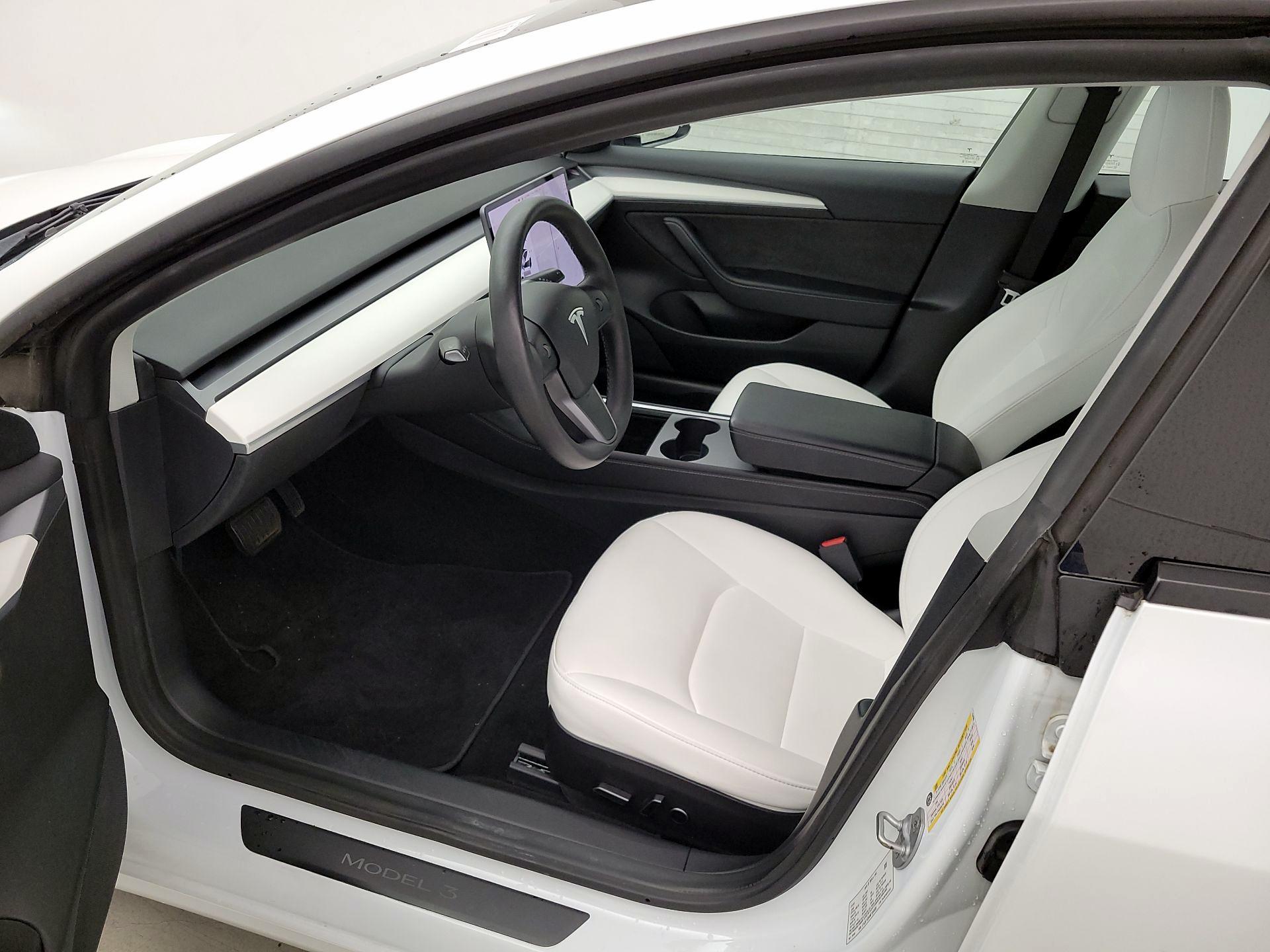 Thumbnail: 2022 Tesla Model 3 - 11