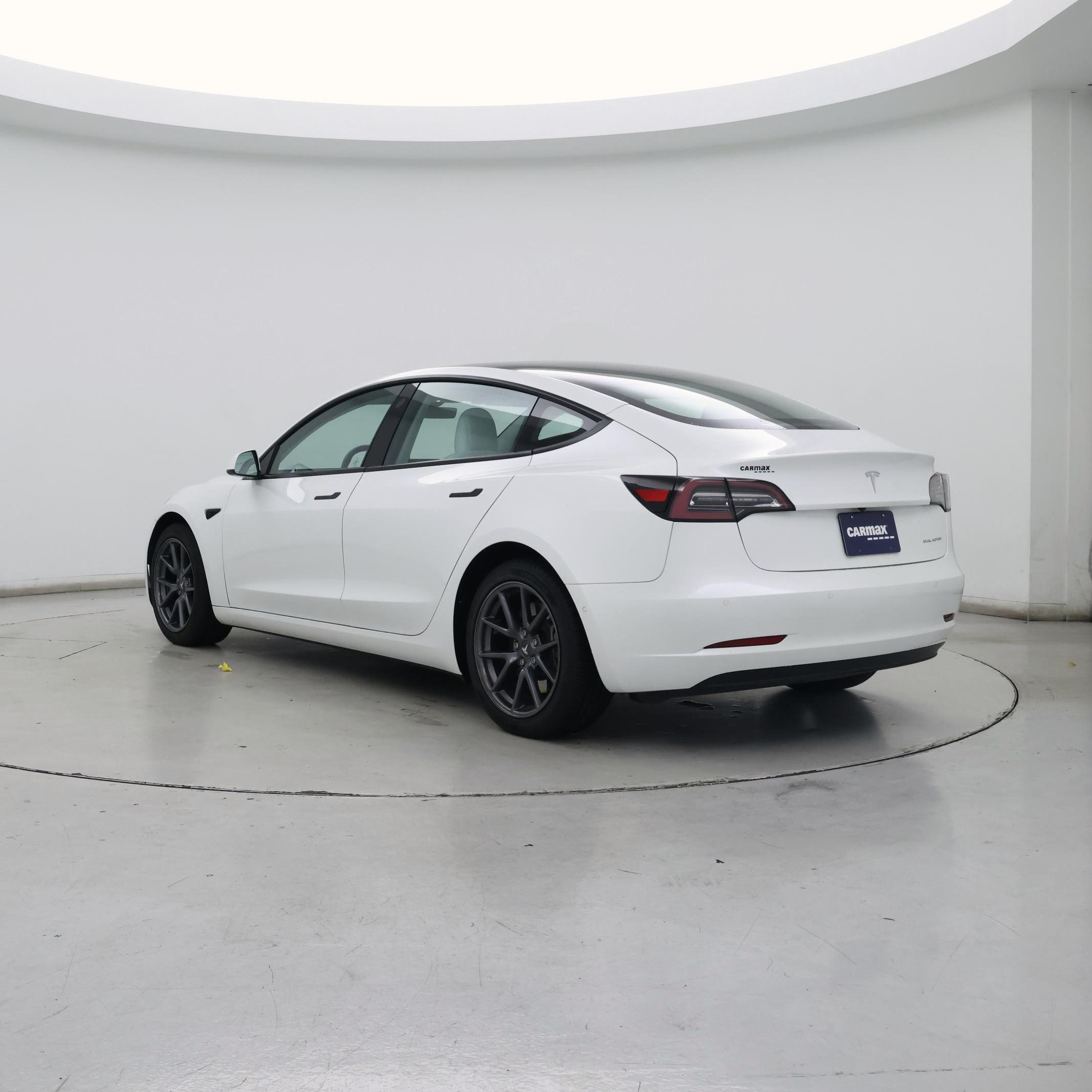 Thumbnail: 2022 Tesla Model 3 - 2