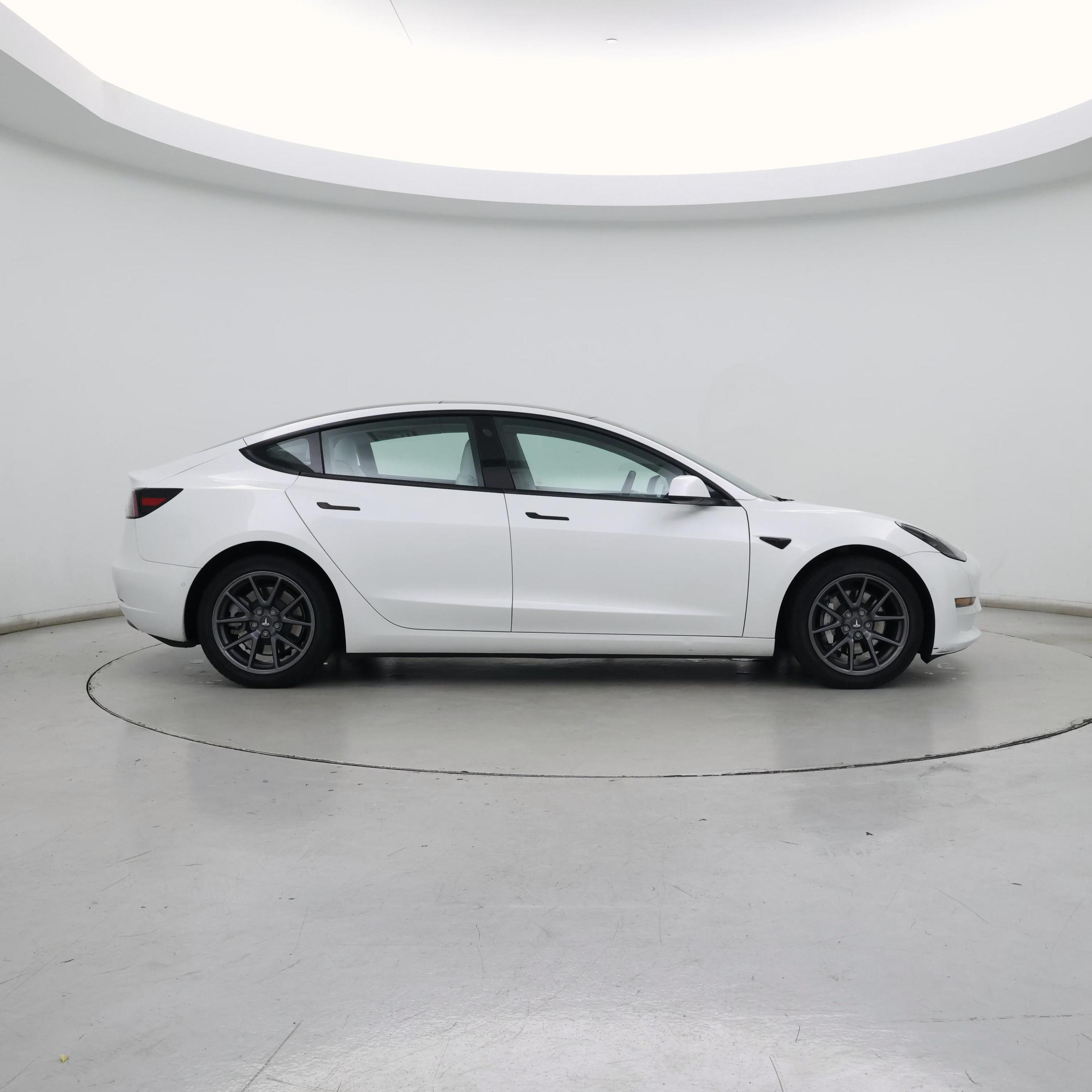 Thumbnail: 2022 Tesla Model 3 - 7