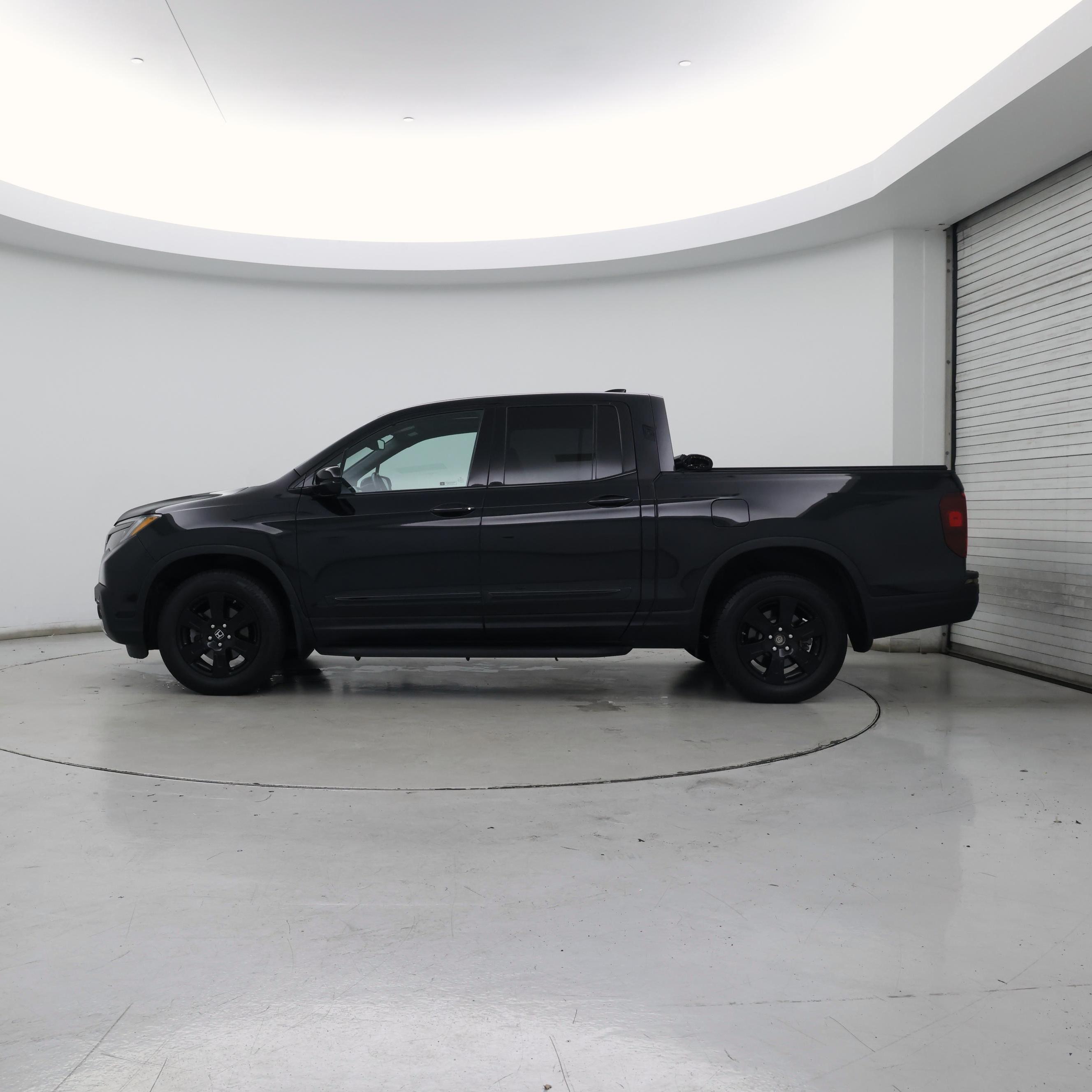 Thumbnail: 2017 Honda Ridgeline - 3
