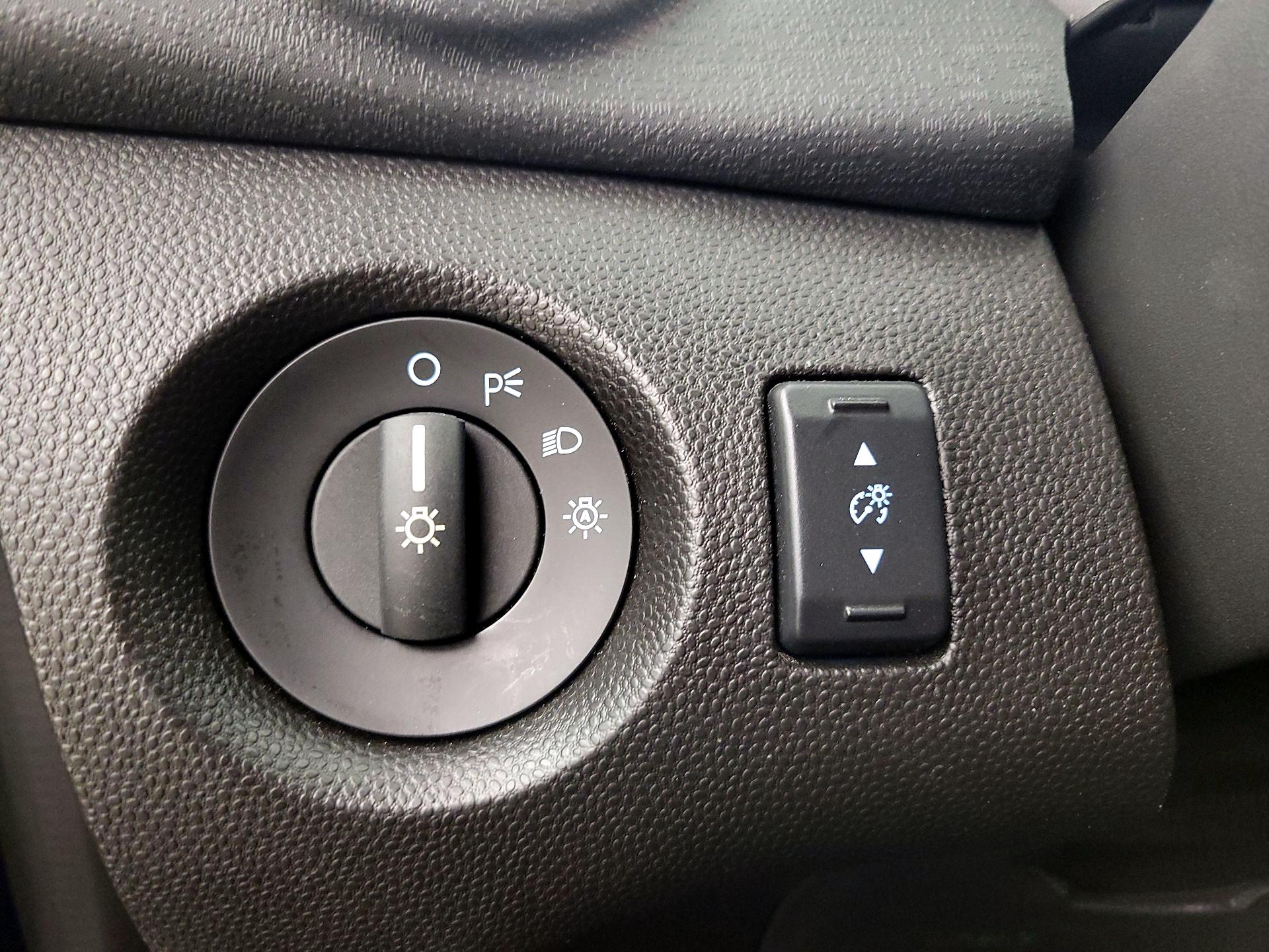 Thumbnail: 2018 Ford Fiesta - 13