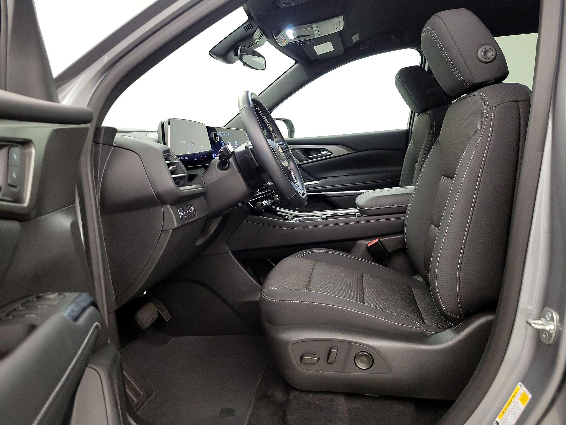 Thumbnail: 2025 Chevrolet Traverse - 11