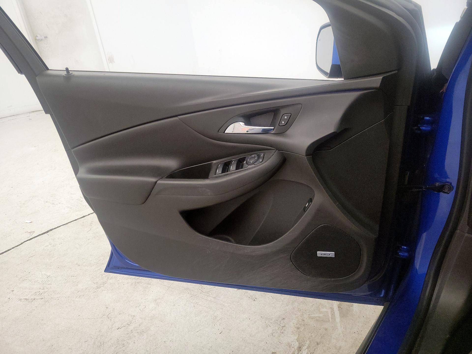 Thumbnail: 2017 Chevrolet Volt - 12