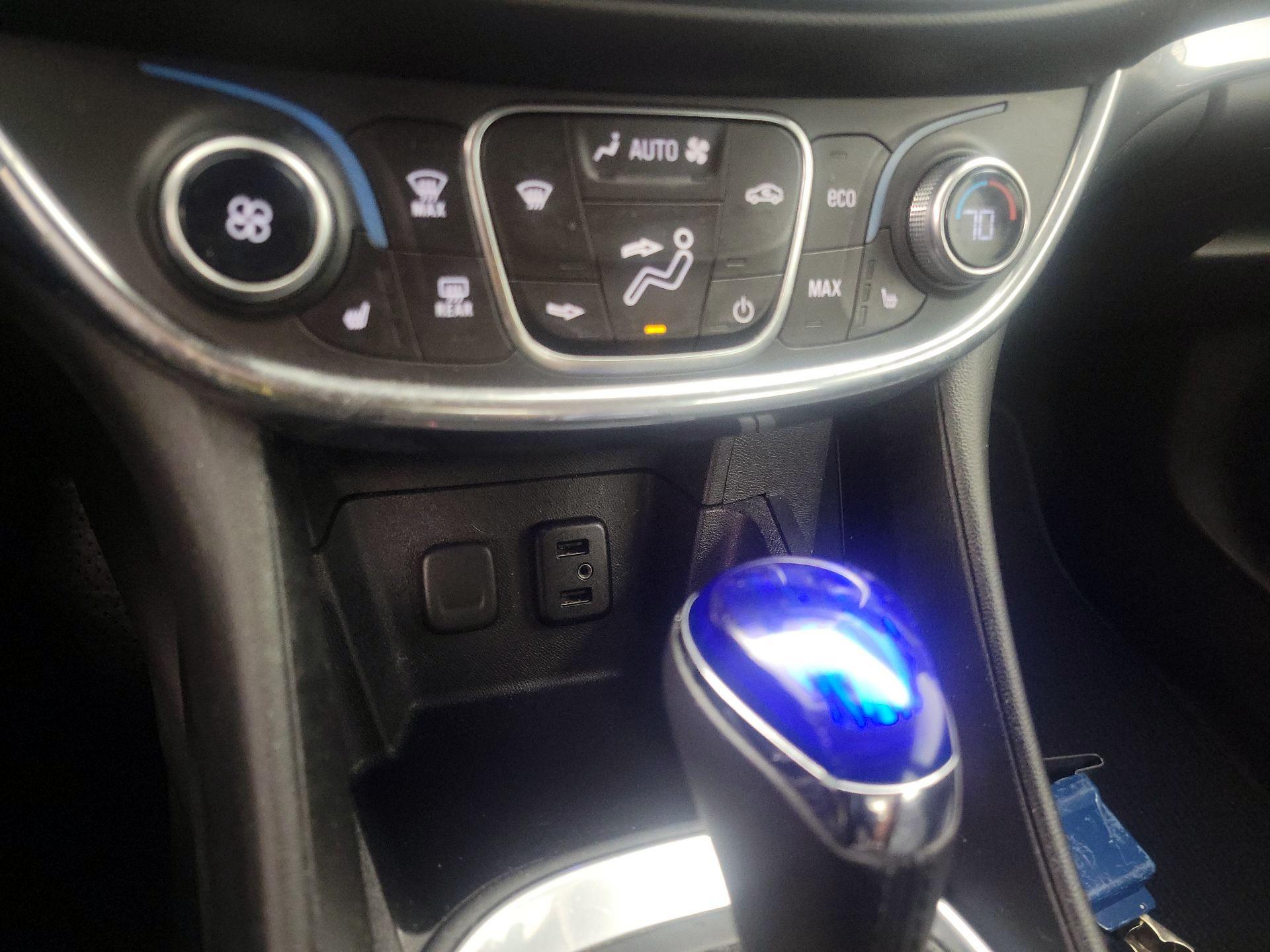 Thumbnail: 2017 Chevrolet Volt - 16