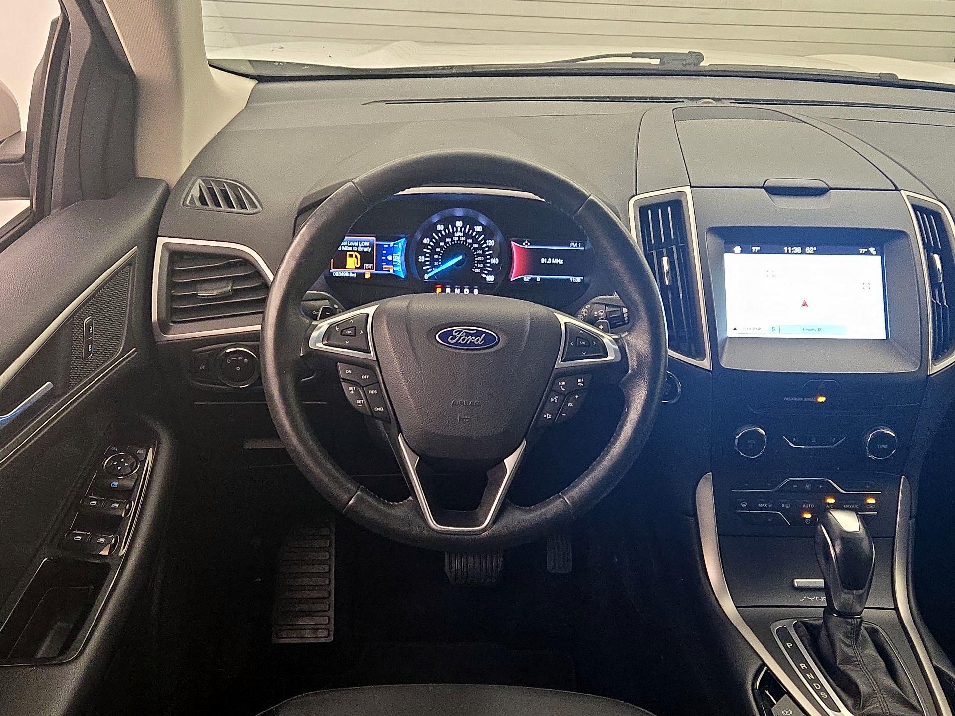 Thumbnail: 2017 Ford Edge - 10