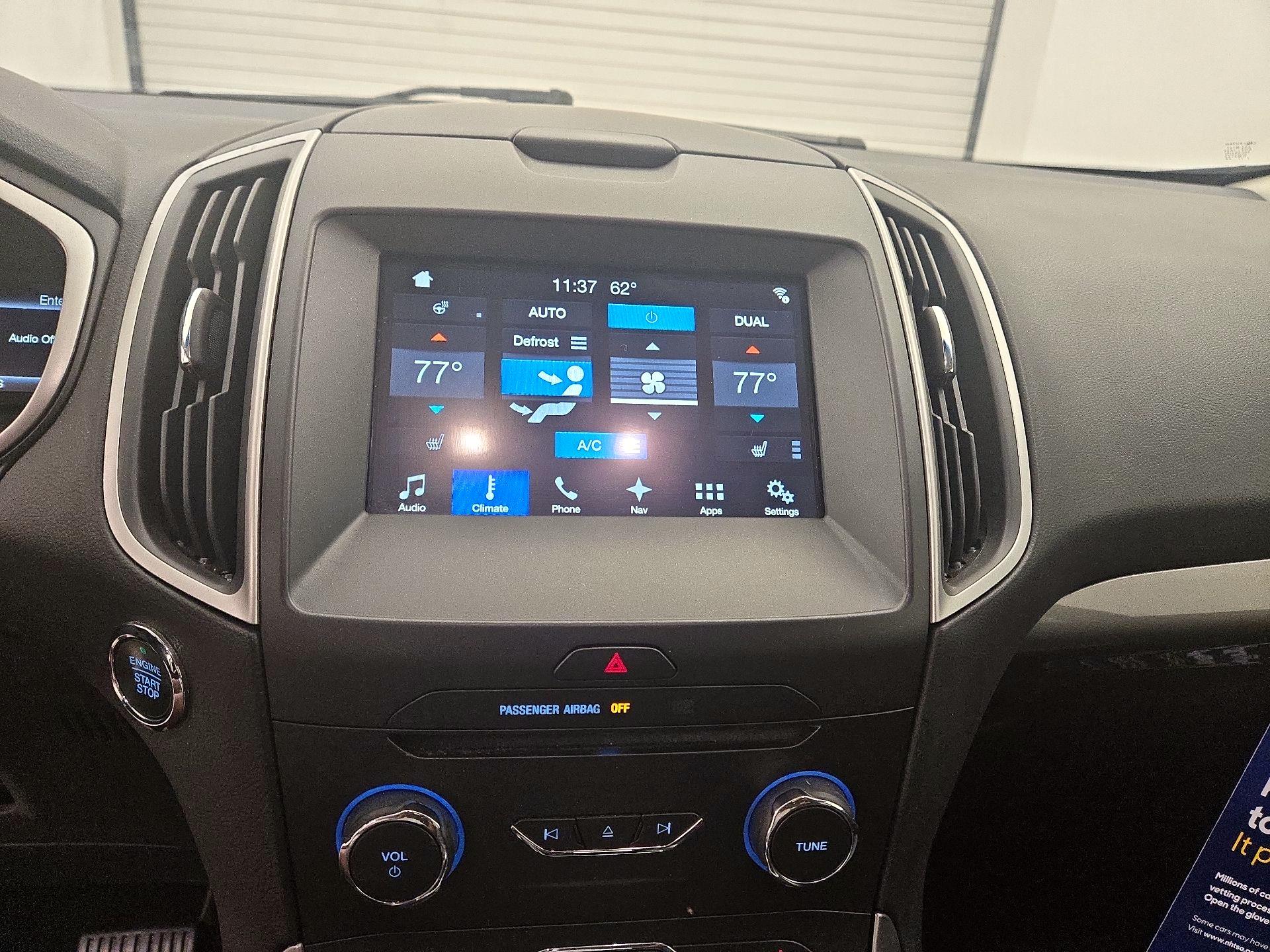 Thumbnail: 2017 Ford Edge - 17