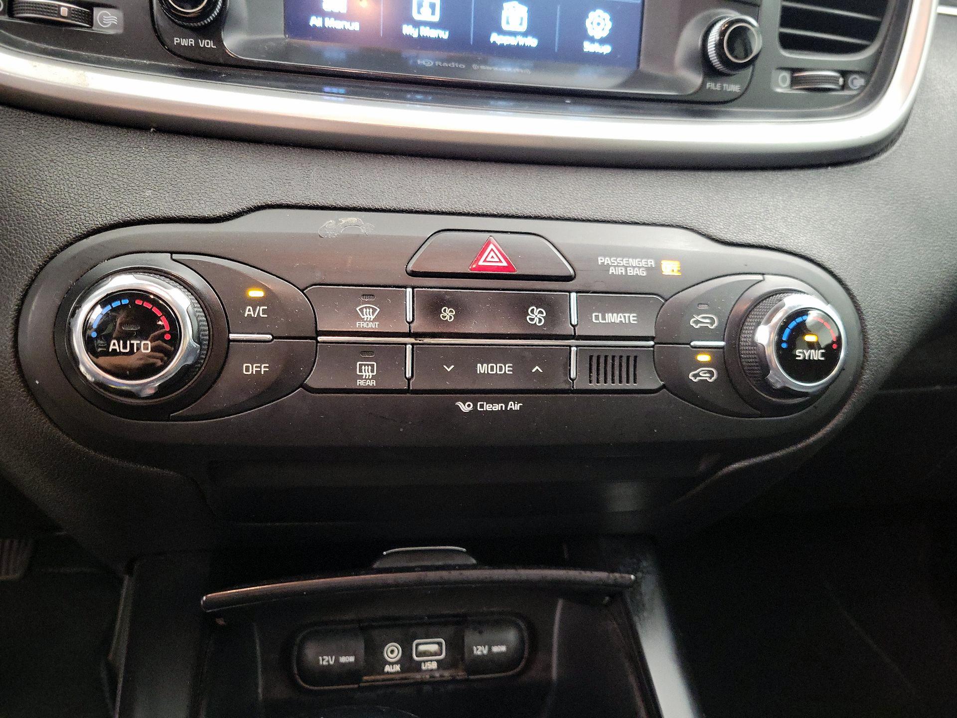 Thumbnail: 2018 Kia Sorento - 16
