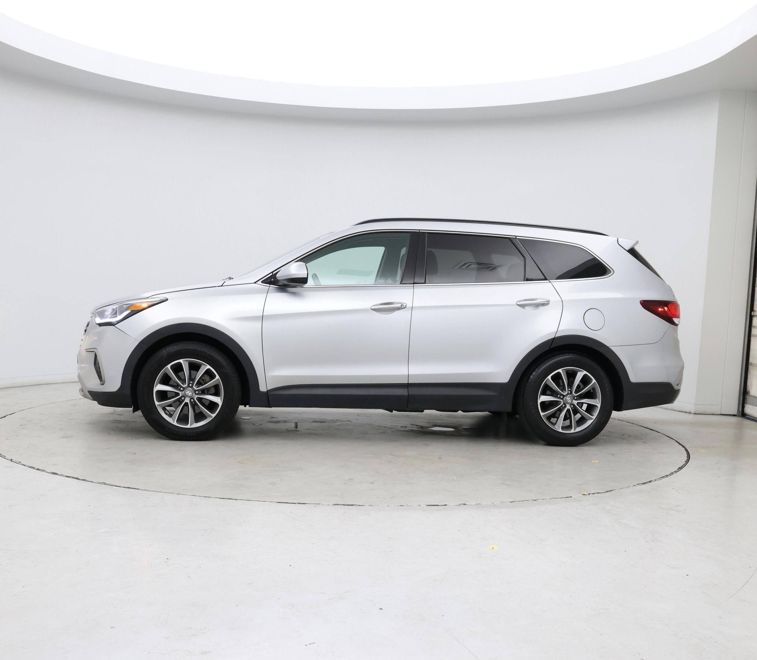 Thumbnail: 2018 Hyundai Santa Fe - 3