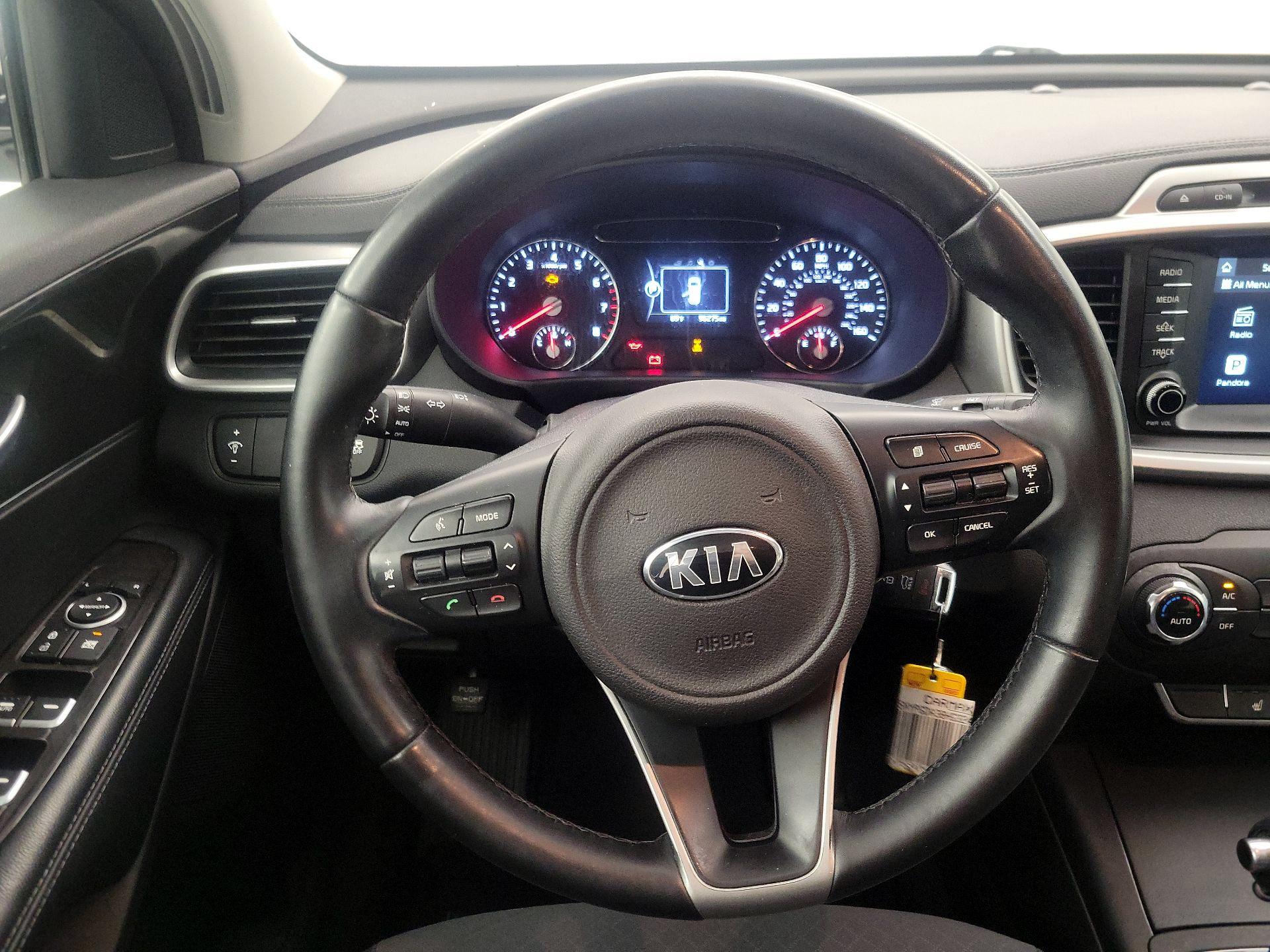 Thumbnail: 2017 Kia Sorento - 10