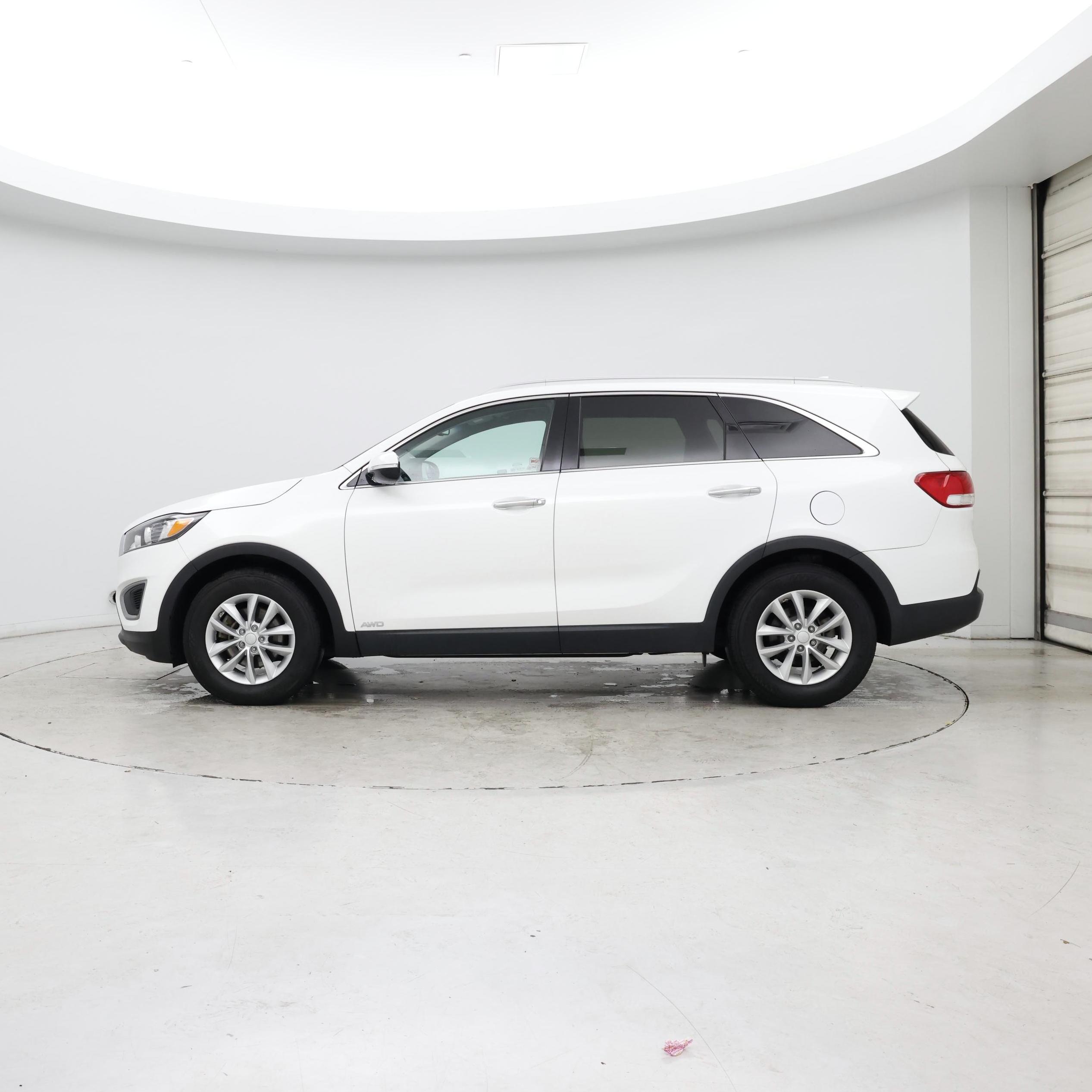 Thumbnail: 2017 Kia Sorento - 3