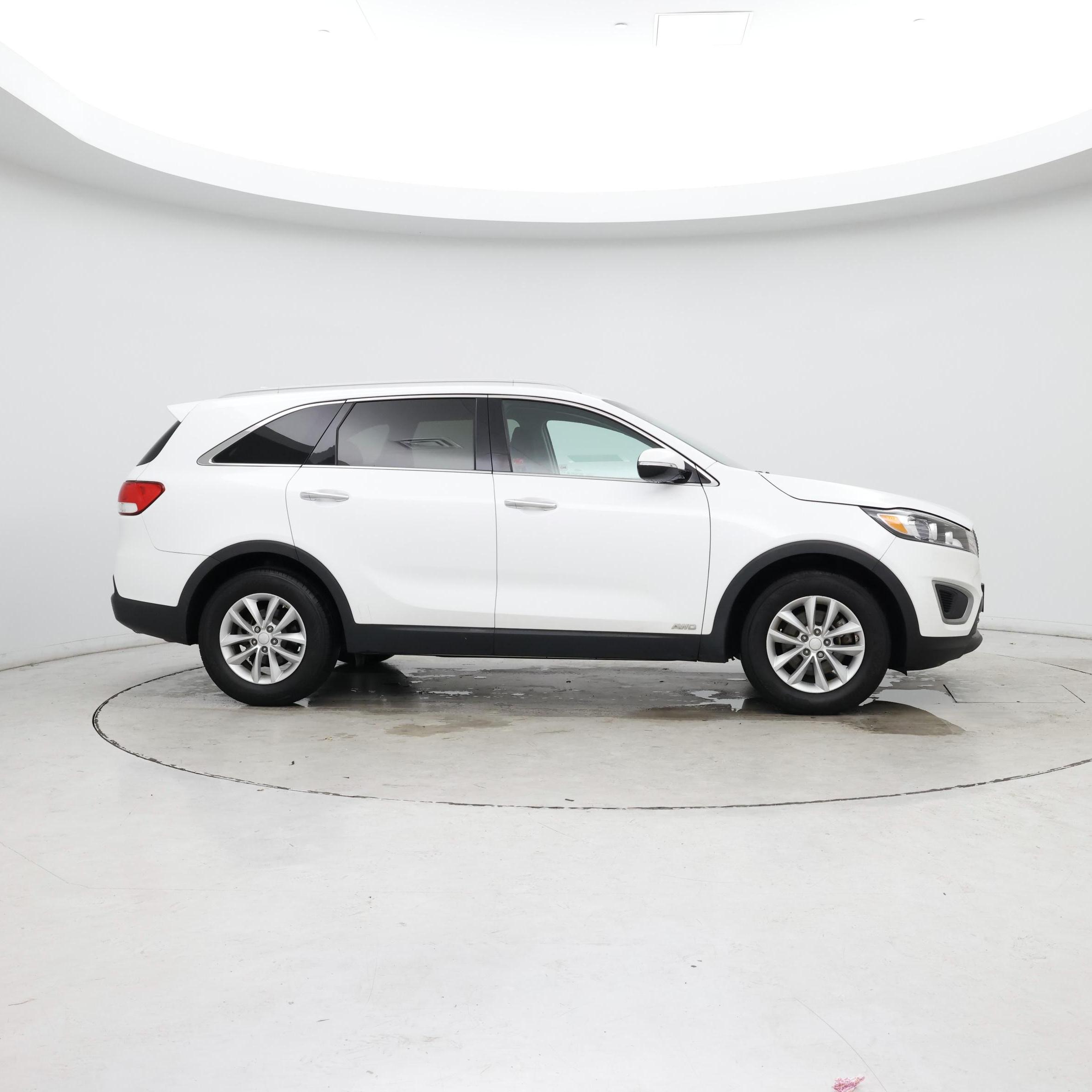 Thumbnail: 2017 Kia Sorento - 7