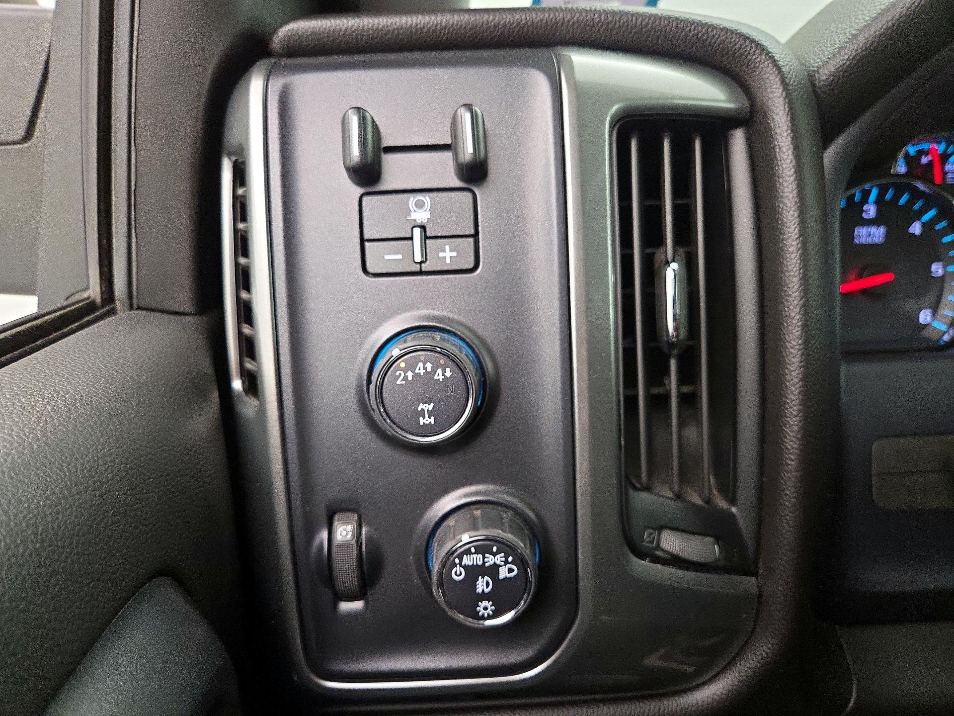 Thumbnail: 2019 Chevrolet Silverado 2500 - 13