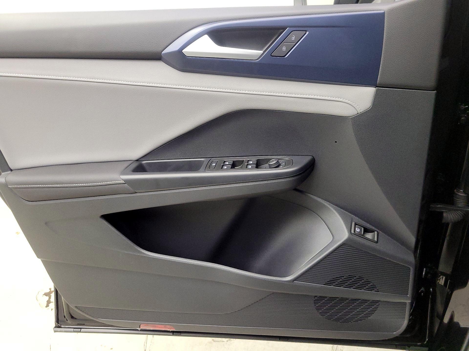 Thumbnail: 2024 Volkswagen Taos - 12