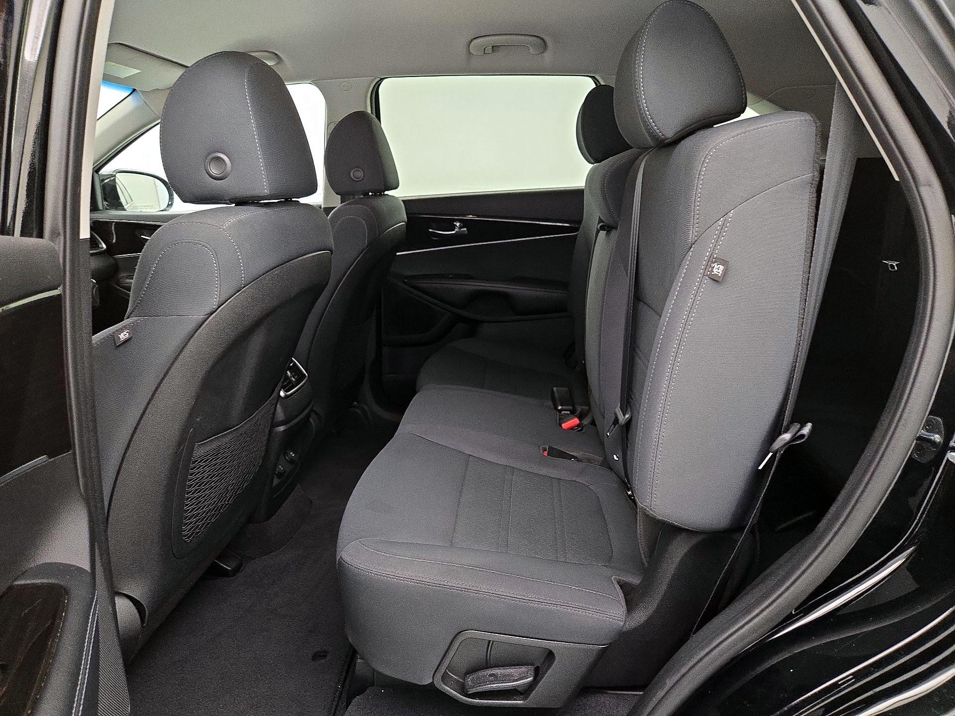 Thumbnail: 2019 Kia Sorento - 19