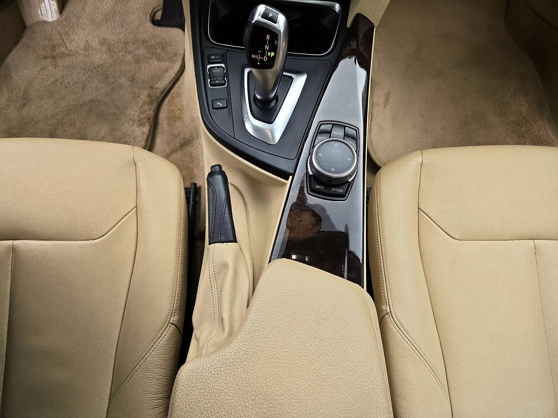 Thumbnail: 2015 BMW 3 Series - 18