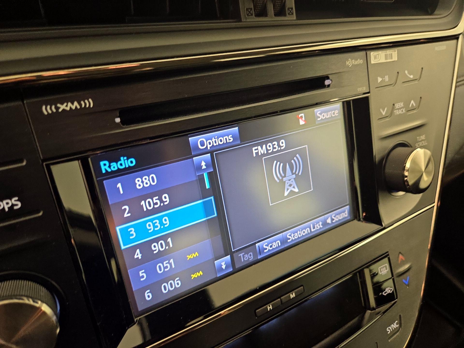 Thumbnail: 2018 Toyota Avalon - 15