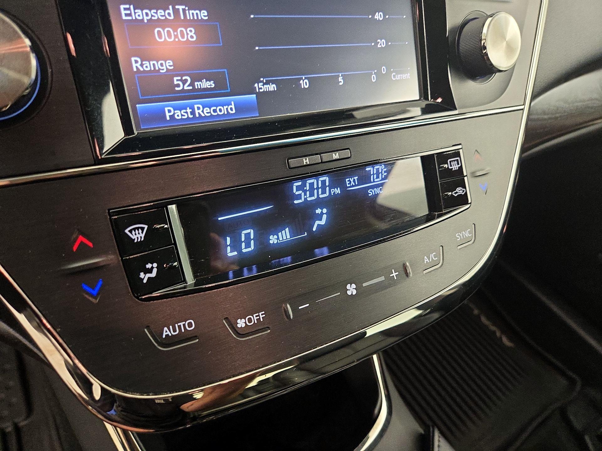 Thumbnail: 2018 Toyota Avalon - 16