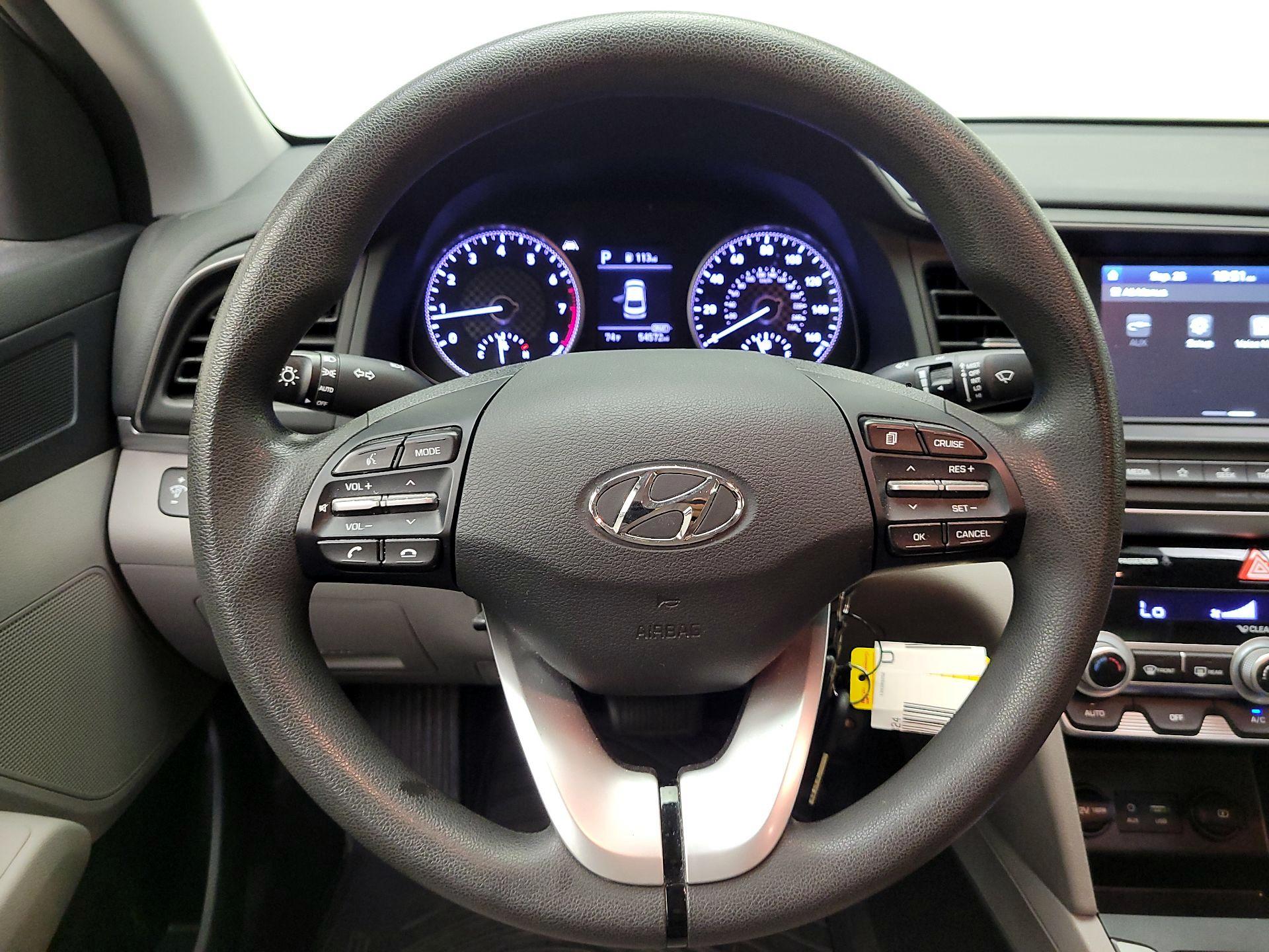 Thumbnail: 2020 Hyundai Elantra - 10
