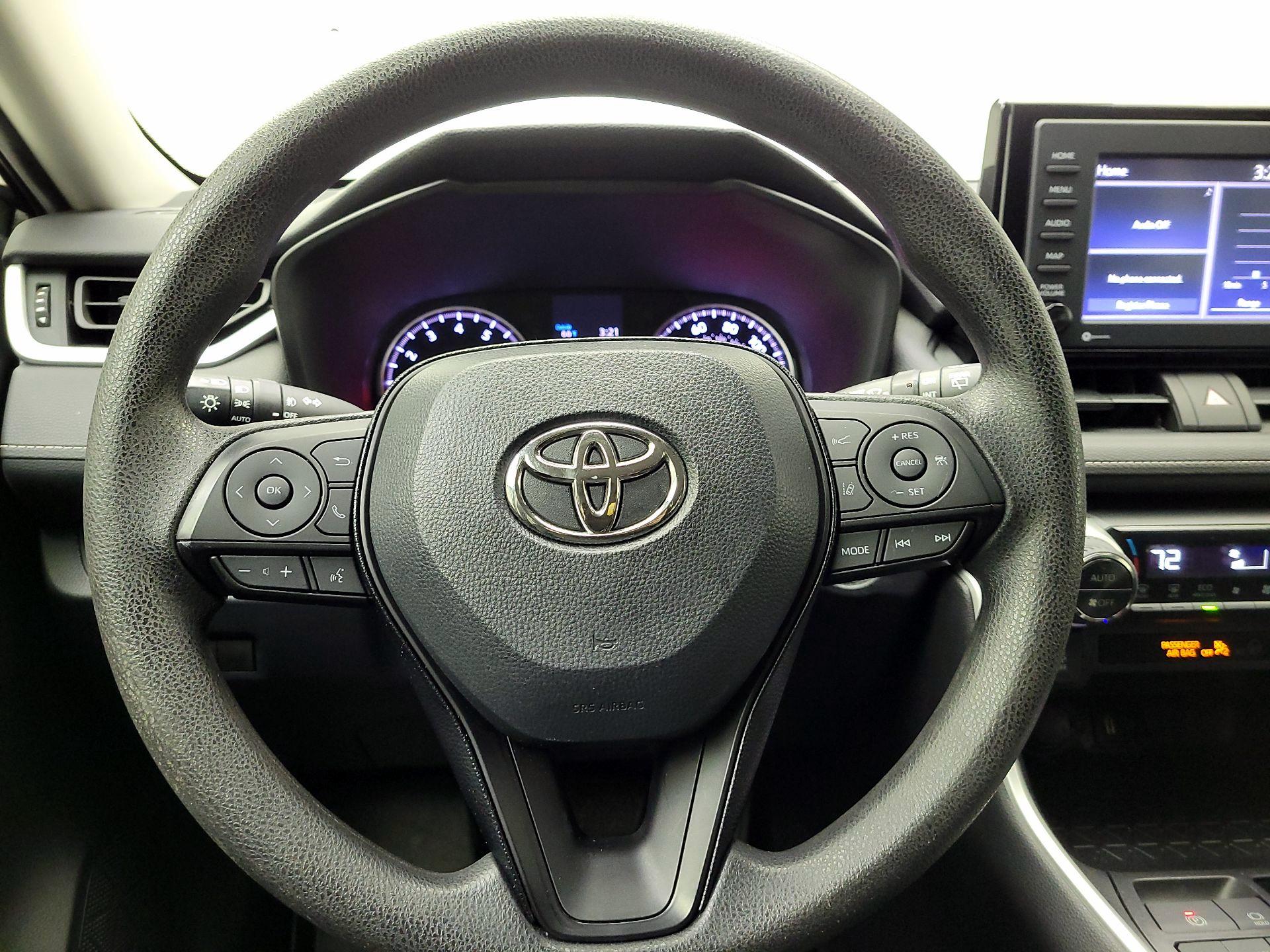 Thumbnail: 2021 Toyota RAV4 - 10