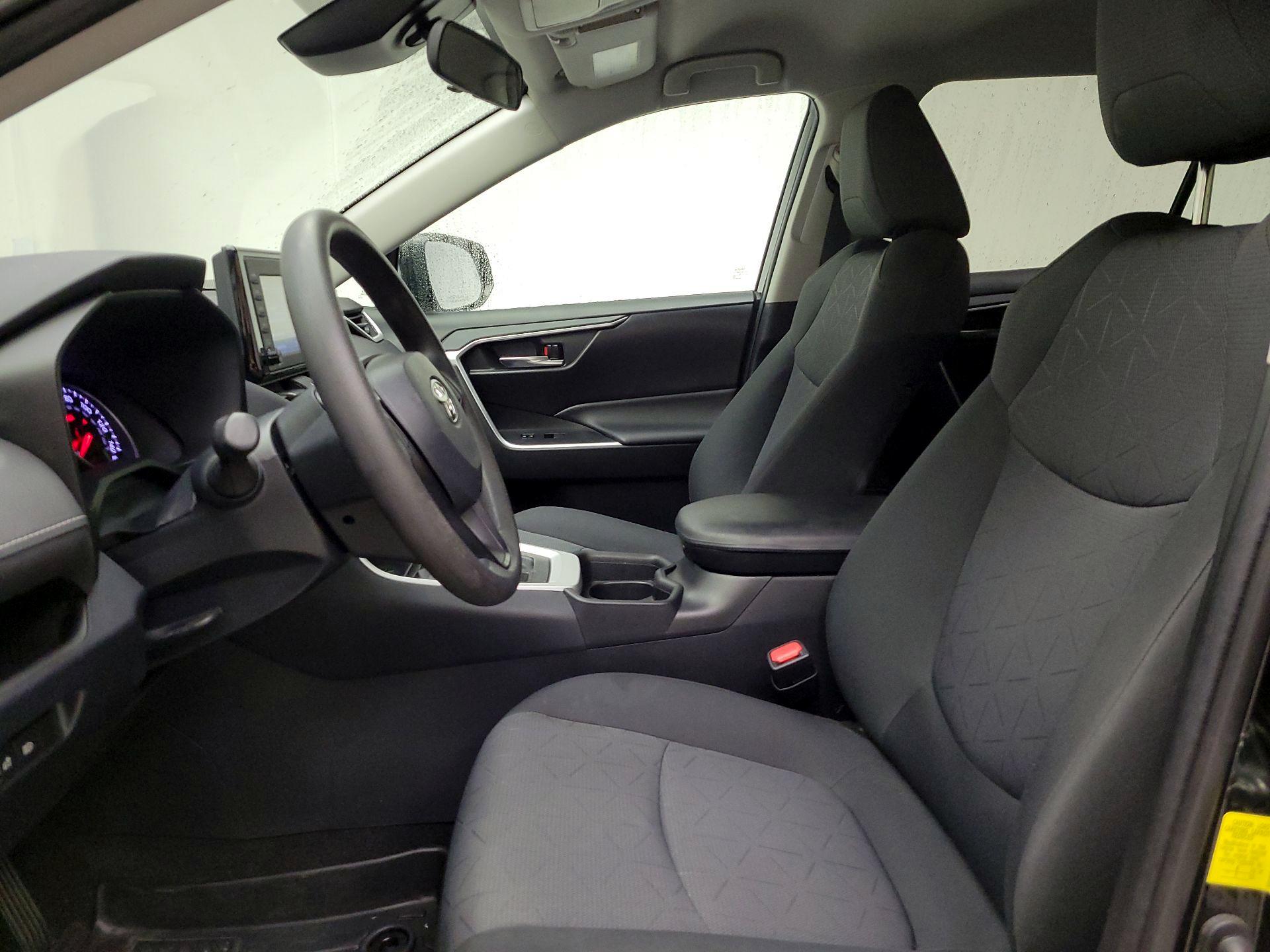 Thumbnail: 2021 Toyota RAV4 - 11