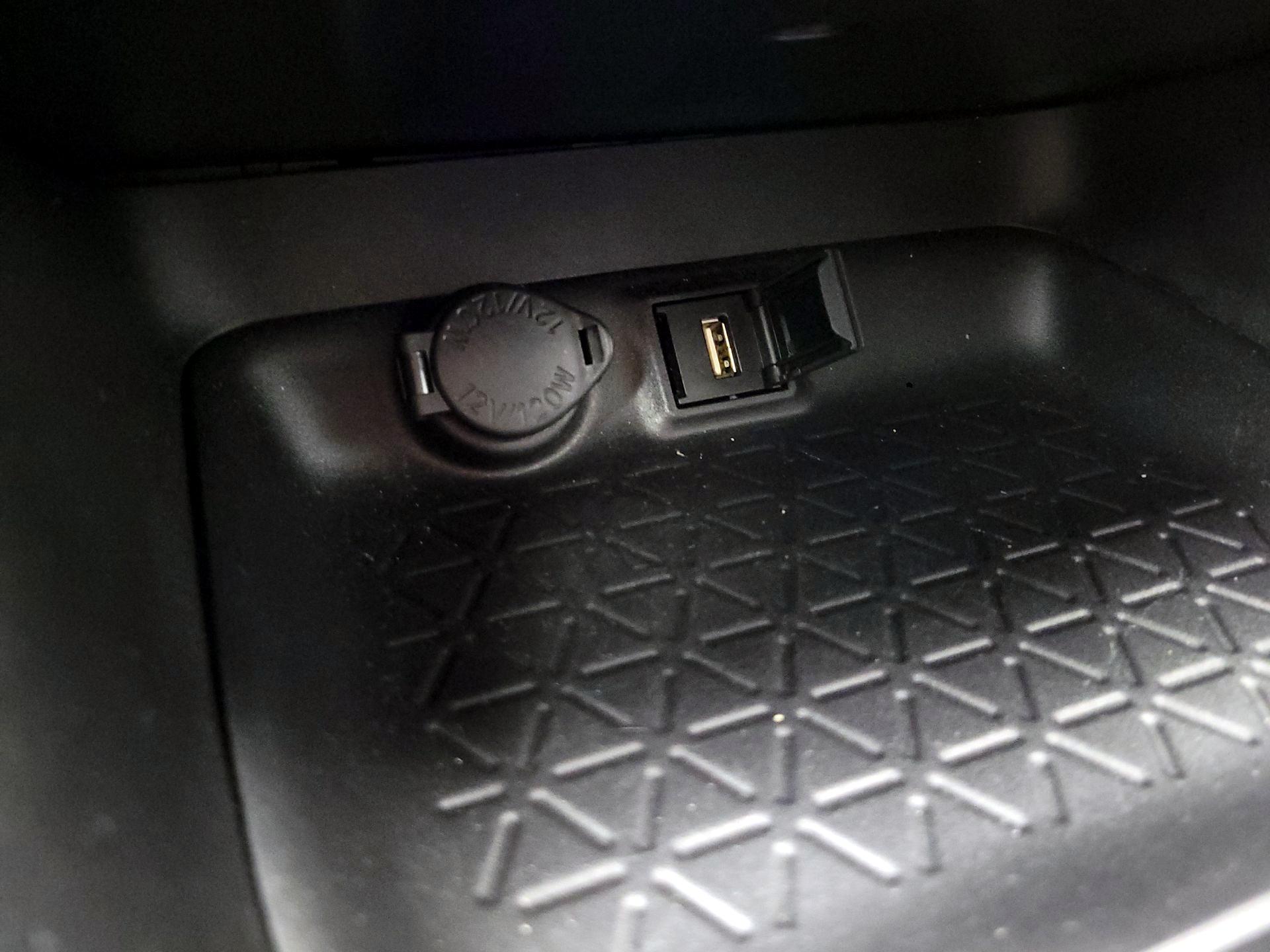 Thumbnail: 2021 Toyota RAV4 - 19