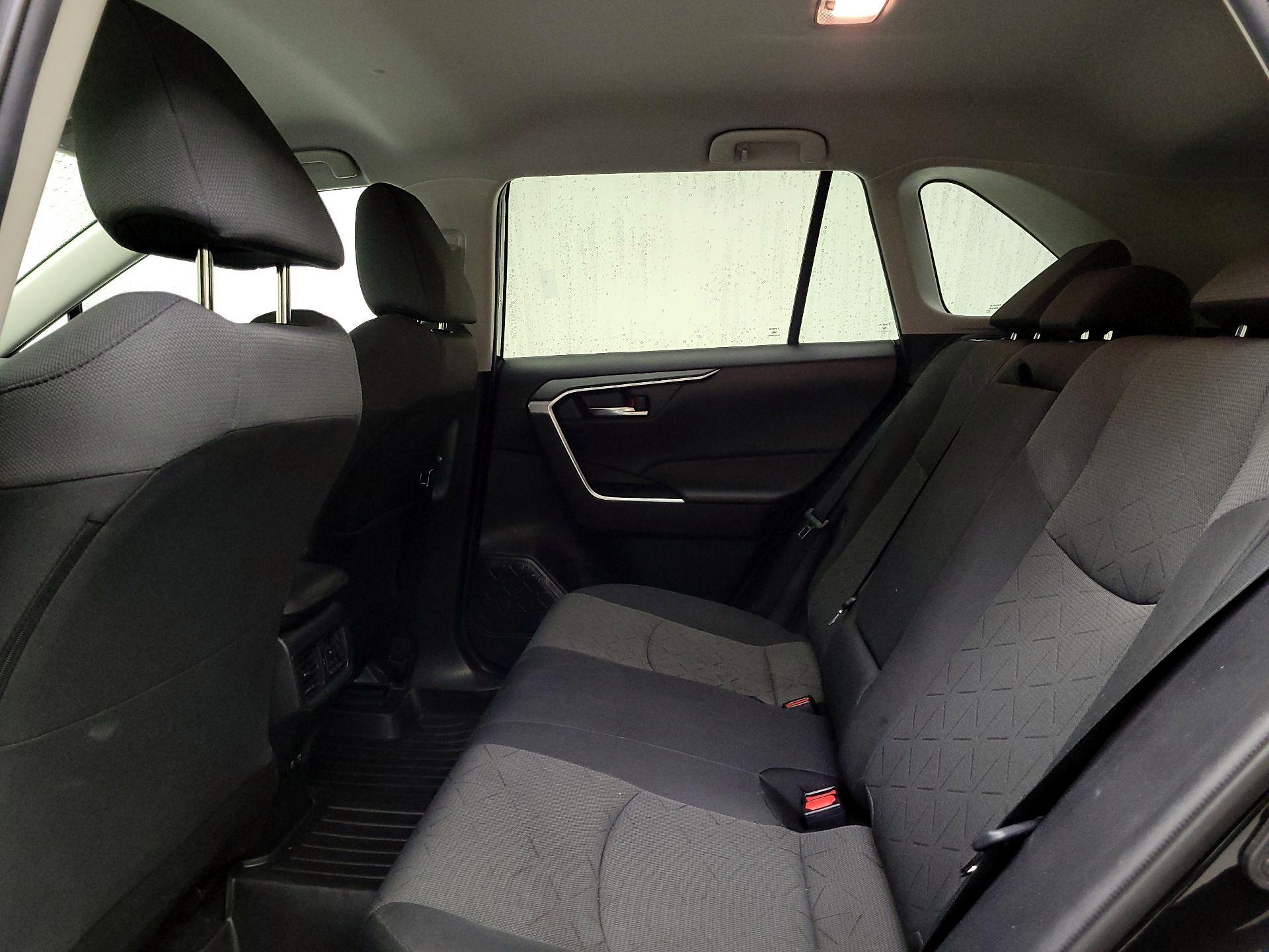 Thumbnail: 2021 Toyota RAV4 - 20